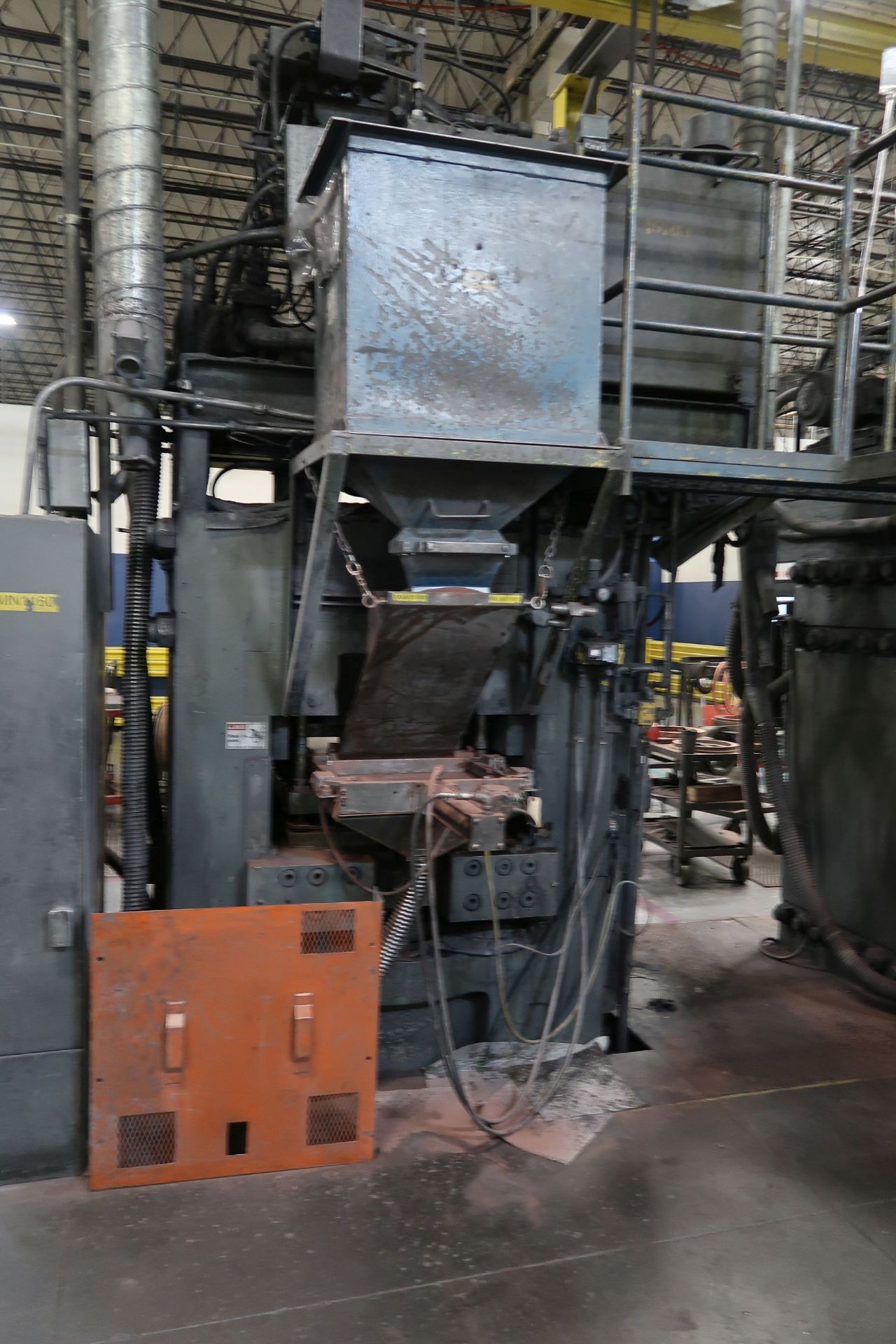 1,100 TON ERIE HDT MOLD PRESS, MACHINE #1160 **DELAYED REMOVAL - PICK UP 1/2/2019** **LOADING - Image 7 of 8