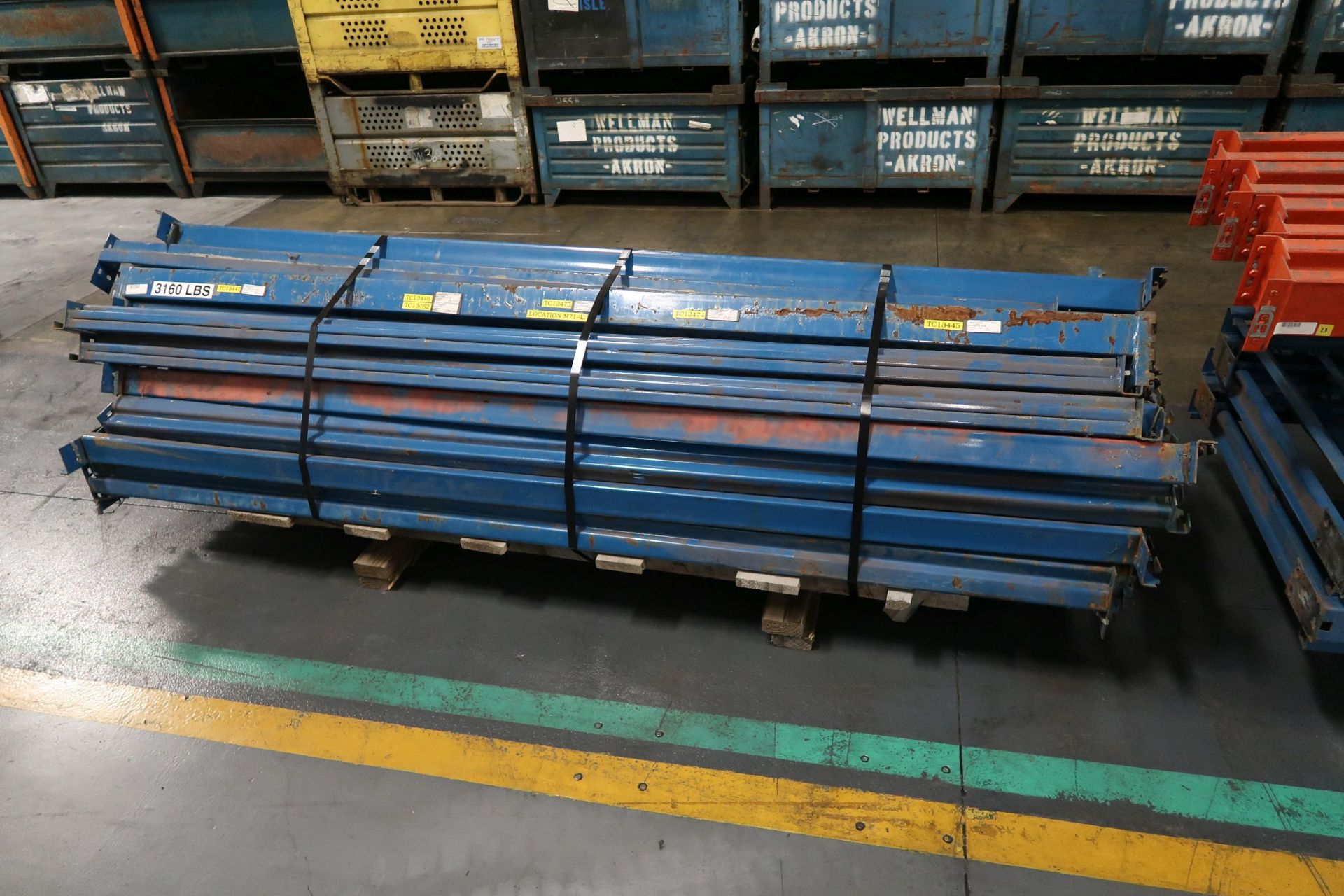 (LOT) DIS-ASSEMBLED PALLET RACK - (8) 120" BEAMS ORANGE, (7) 36" UPRIGHTS, (30) 96" BEAMS BLUE ** - Image 3 of 3