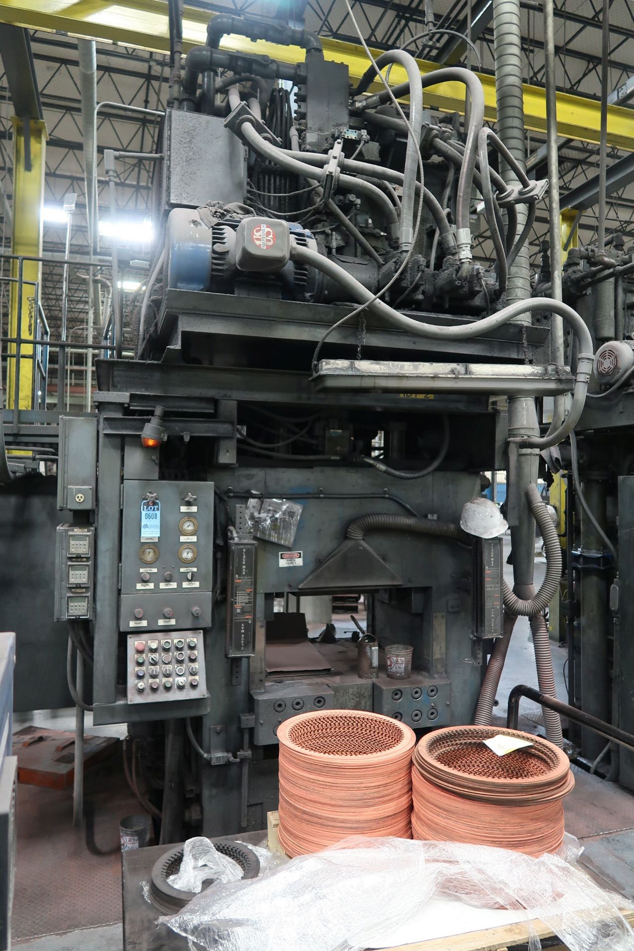 1,100 TON ERIE HDT MOLD PRESS, MACHINE #1157 **LOADING PRICE DUE TO ERRA - $18,000.00** - Image 2 of 8