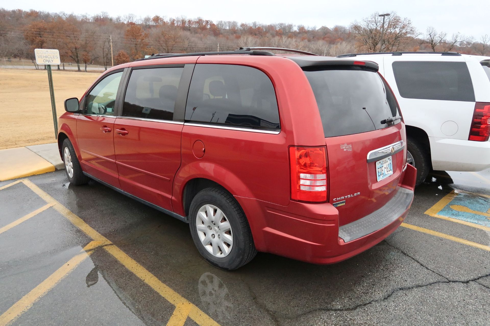 2009 CHRYLSER TOWN AND COUNTRY 8-PASSENGER LX MINI VAN; VIN # 2A8HR44E39R639071, FULL POWER, 50, - Image 4 of 7