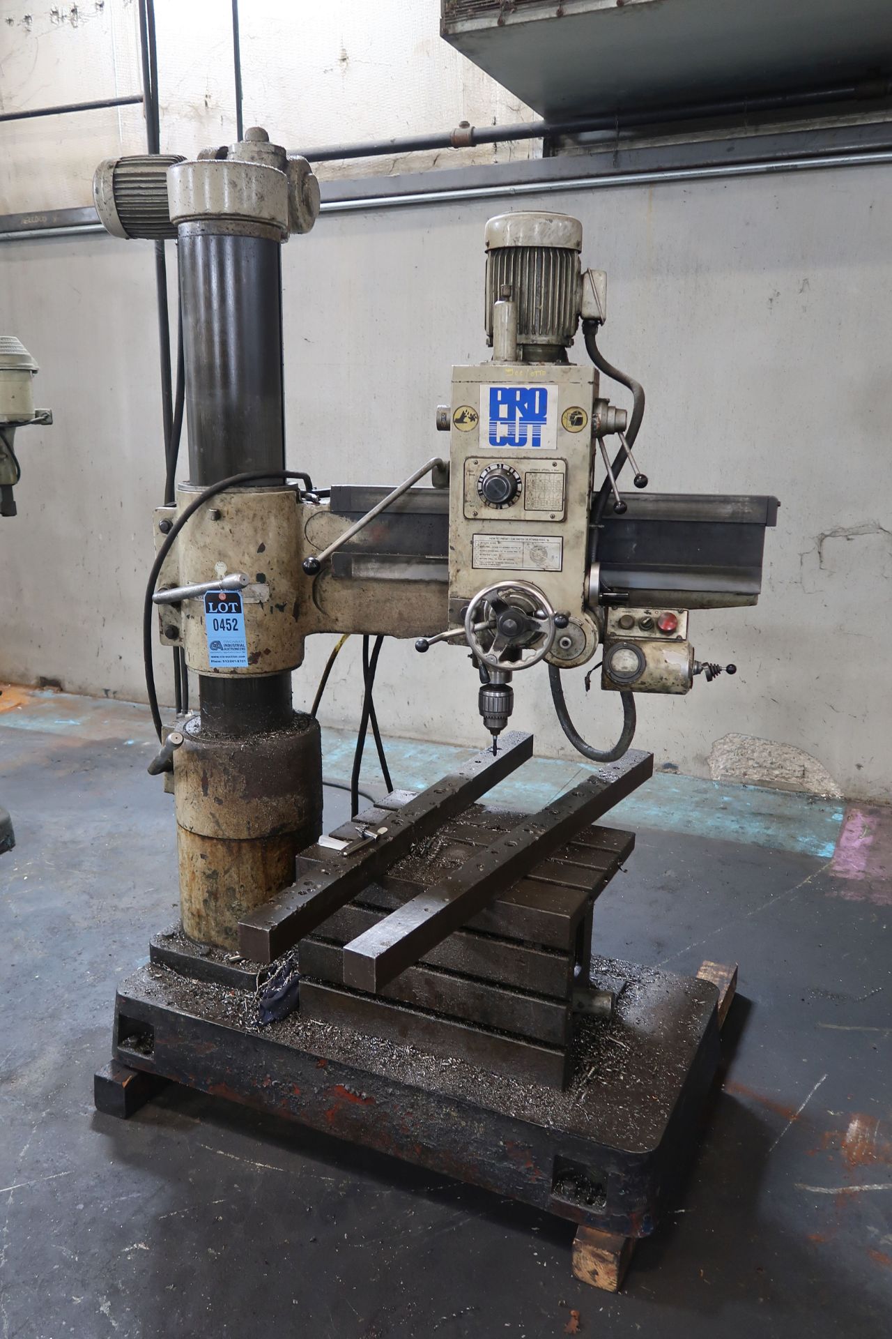 8" COLUMN X 36" ARM PRO-CUT RL84TPR-820A RADIAL ARM DRILL; S/N 16224 **LOADING PRICE DUE TO