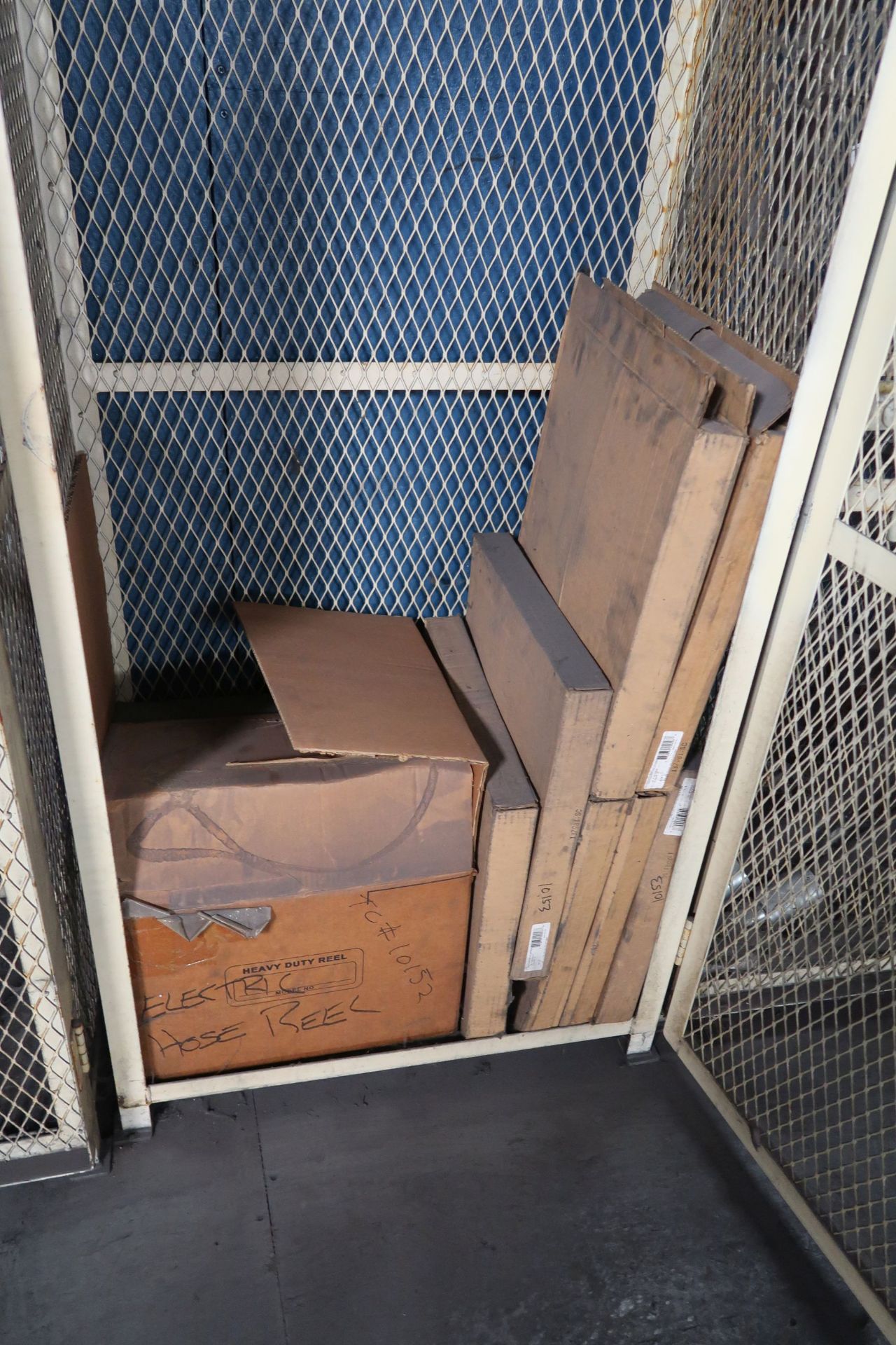 CAGE TYPE RACK WITH CONTENTS - PARTS **LOADING PRICE DUE TO ERRA - $500.00** - Image 5 of 5