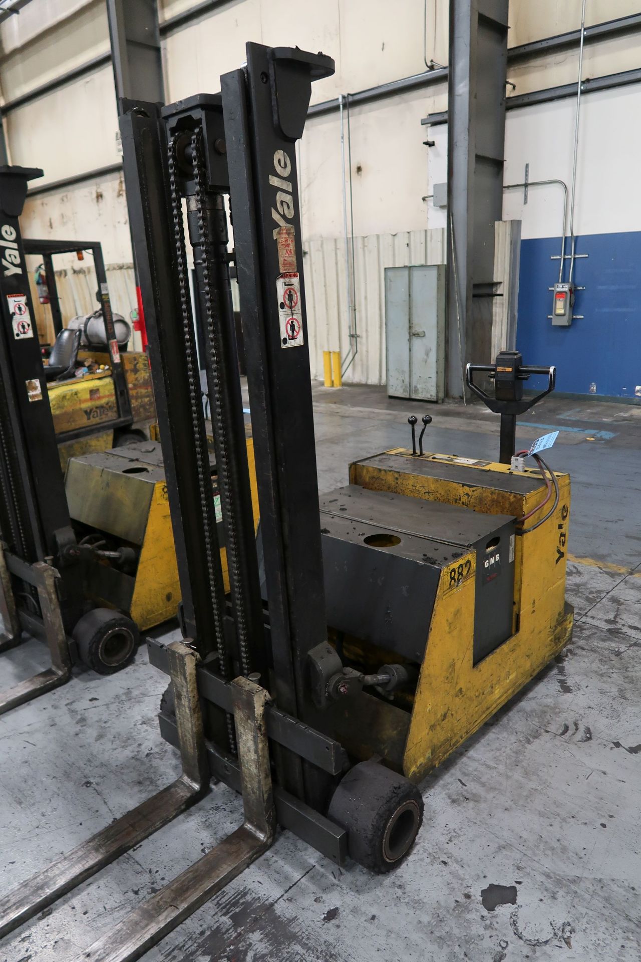 3,000 LB. YALE MODEL MCW030 ELECTRIC STACKER; S/N B819N03075Z