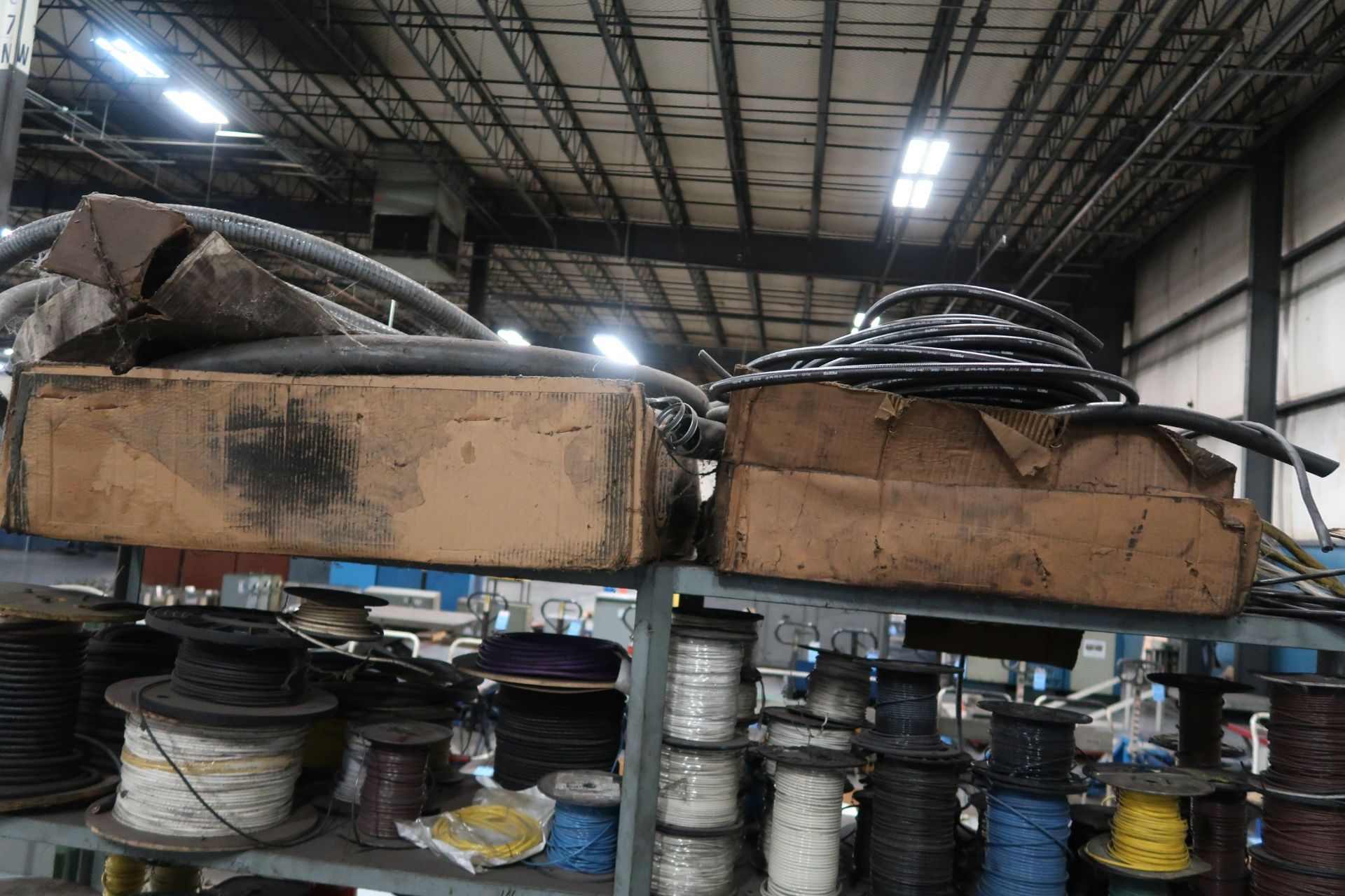 (LOT) WIRE WITH SHELF **LOADING PRICE DUE TO ERRA - $150.00** - Image 2 of 5