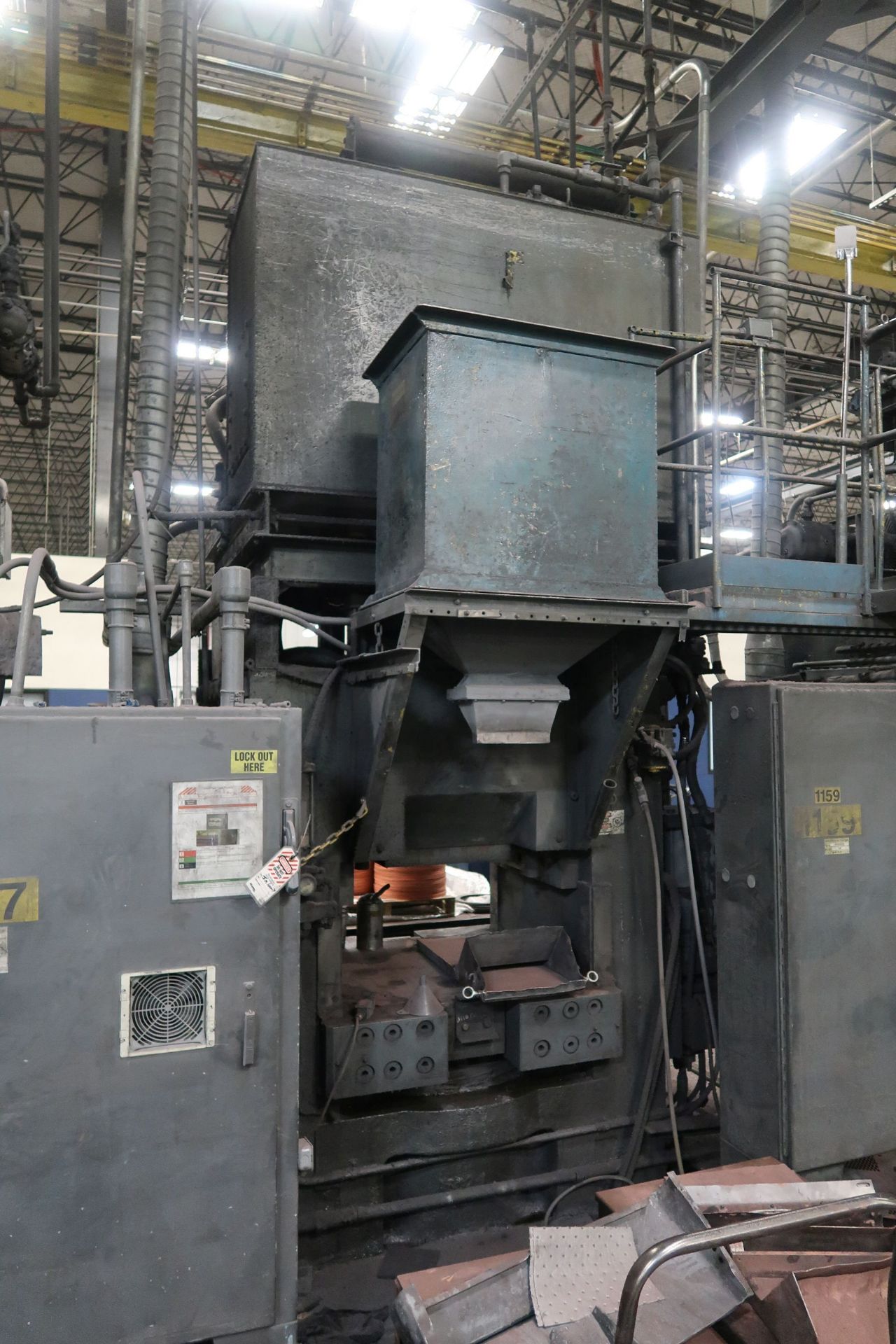 1,100 TON ERIE HDT MOLD PRESS, MACHINE #1157 **LOADING PRICE DUE TO ERRA - $18,000.00** - Image 6 of 8