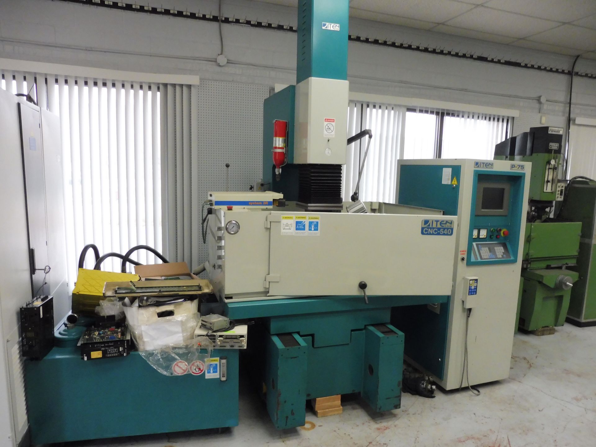 2002 JITEN MODEL CNC-540 SINKER TYPE CNC EDM, S/N 002536, WITH JITEN 75 AMP CNC CONTROLS, TANK