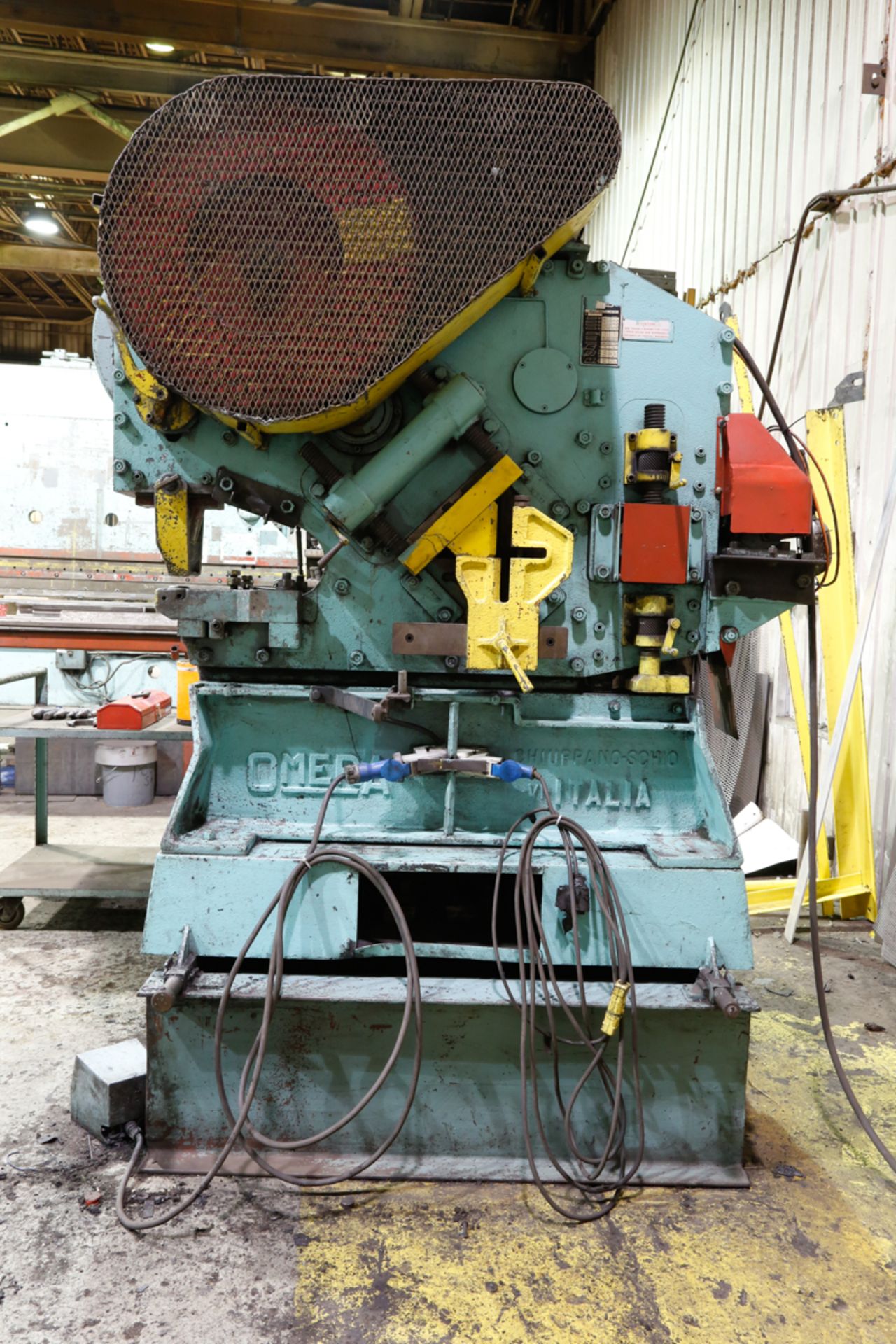 OMERA MULTIMATIC 16-70 MECHANICAL IRONWORKER, 5-1/2 X 5-1/2 X 1/2 CAP., PUNCH UP TO 1-1/8" DIA. W/ - Image 2 of 5