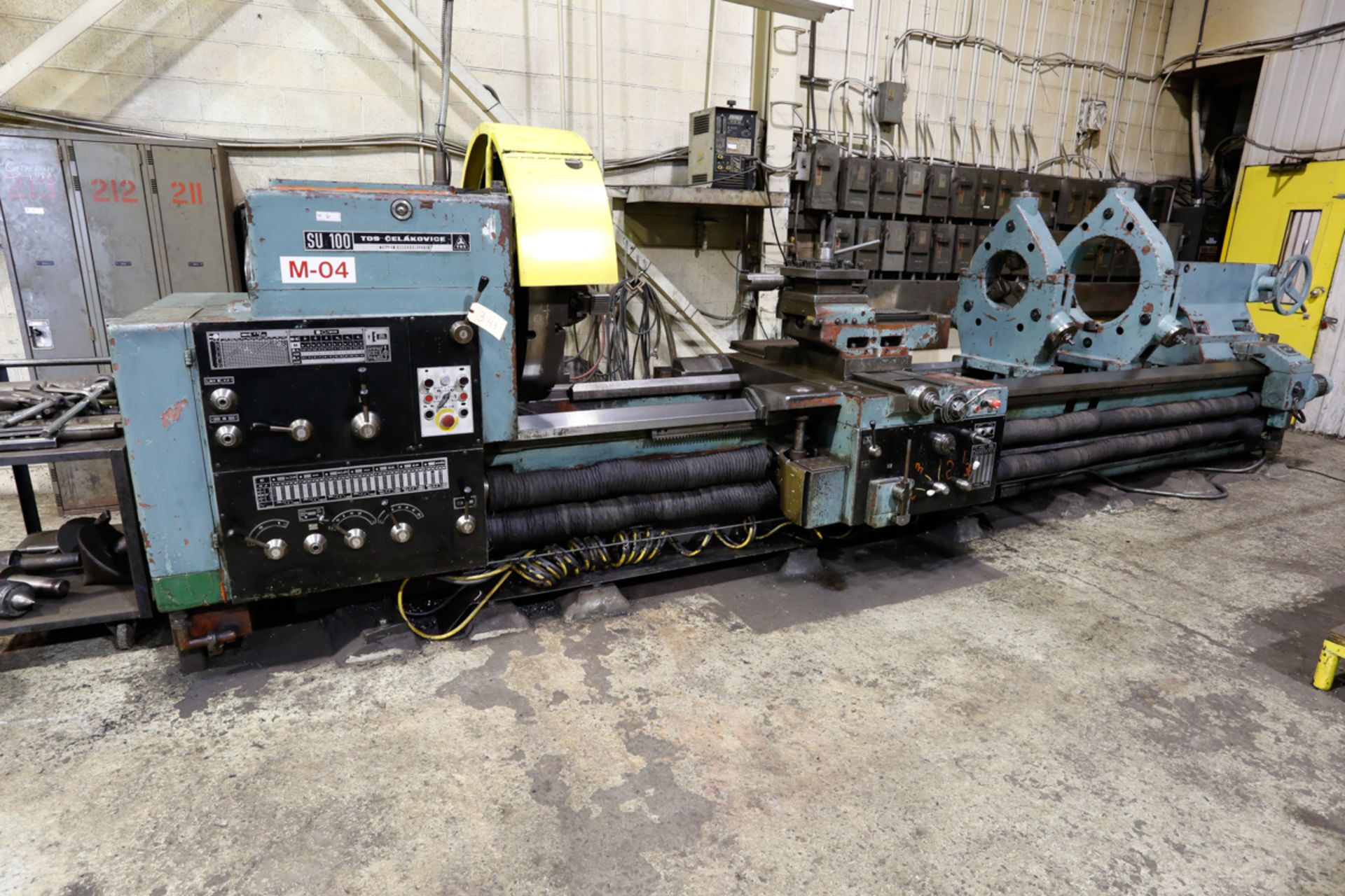 TOS SU100 HD ENGINE LATHE, 4" SPINDLE HOLE, 42" SWING X 13 FT CENTERS, 40" 4-JAW CHUCK, C/W (2)