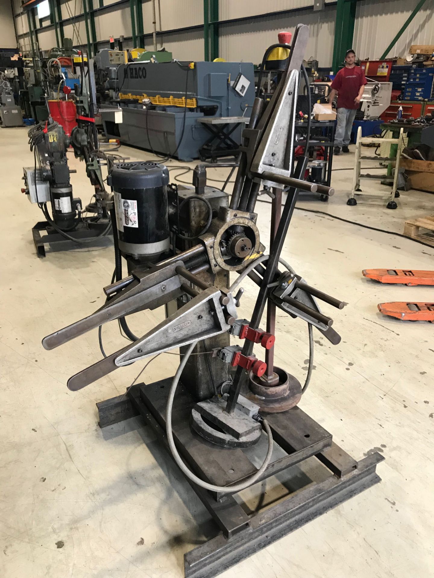 MOTORIZED STOCK REEL, 10", 500 LBS CAP. (RIGGING AT NO CHARGE) LOCATED IN POINTE-FORTUNE, QUEBEC)