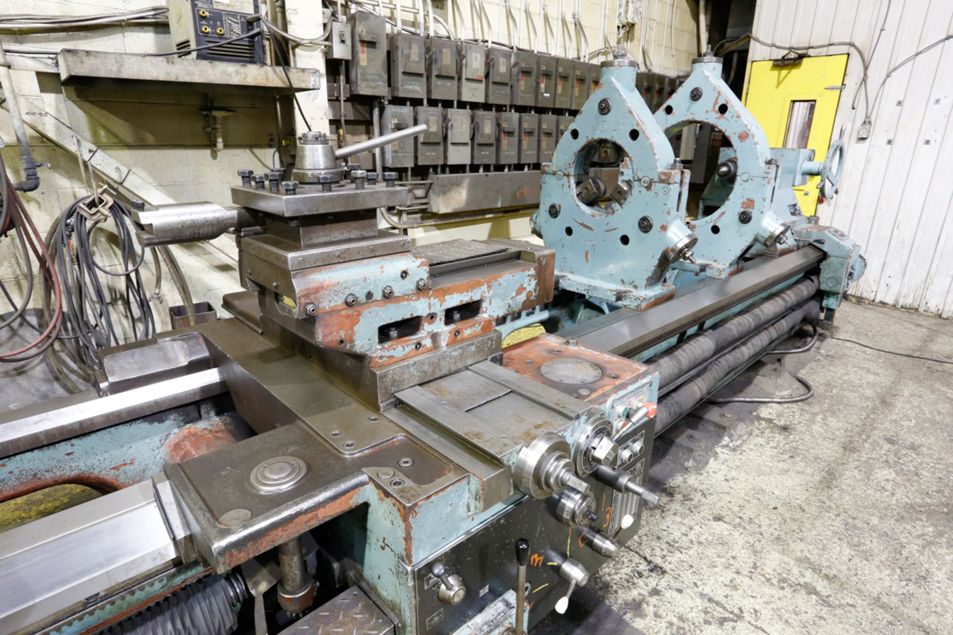 TOS SU100 HD ENGINE LATHE, 4" SPINDLE HOLE, 42" SWING X 13 FT CENTERS, 40" 4-JAW CHUCK, C/W (2) - Image 3 of 5