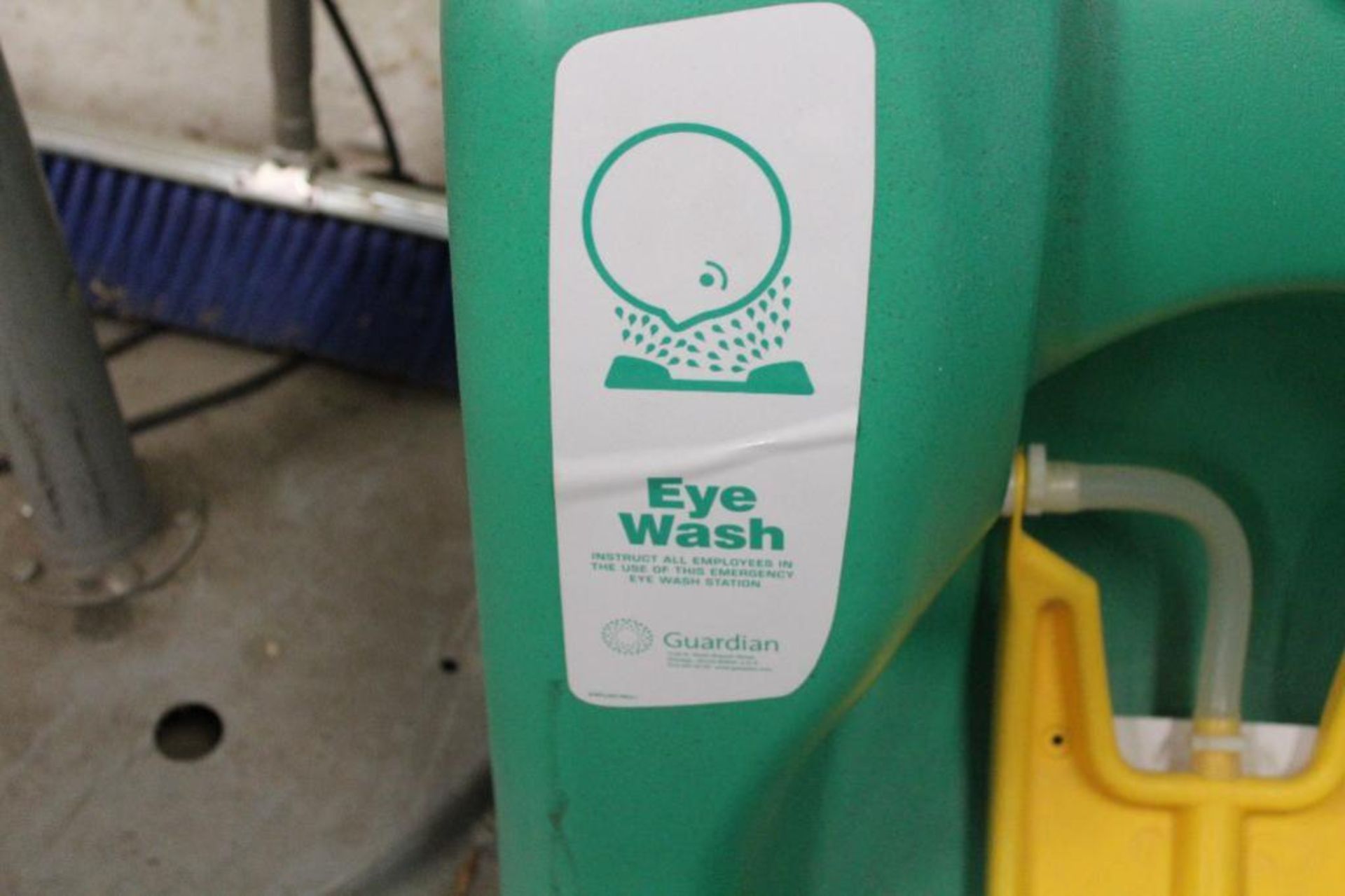 AquaGuard eye wash station - Image 3 of 3