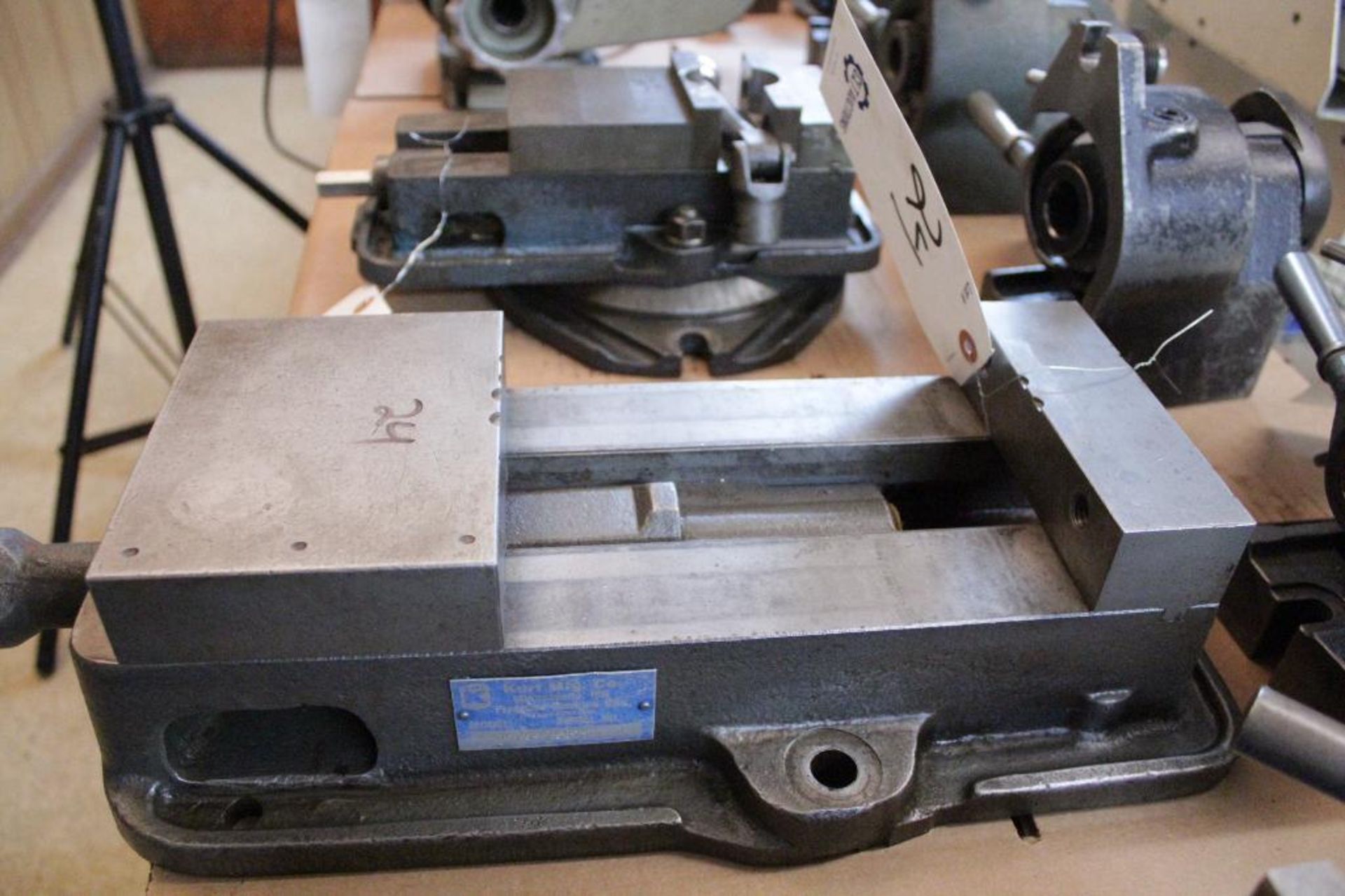 Kurt D-675 6" milling machine vise - Image 3 of 4