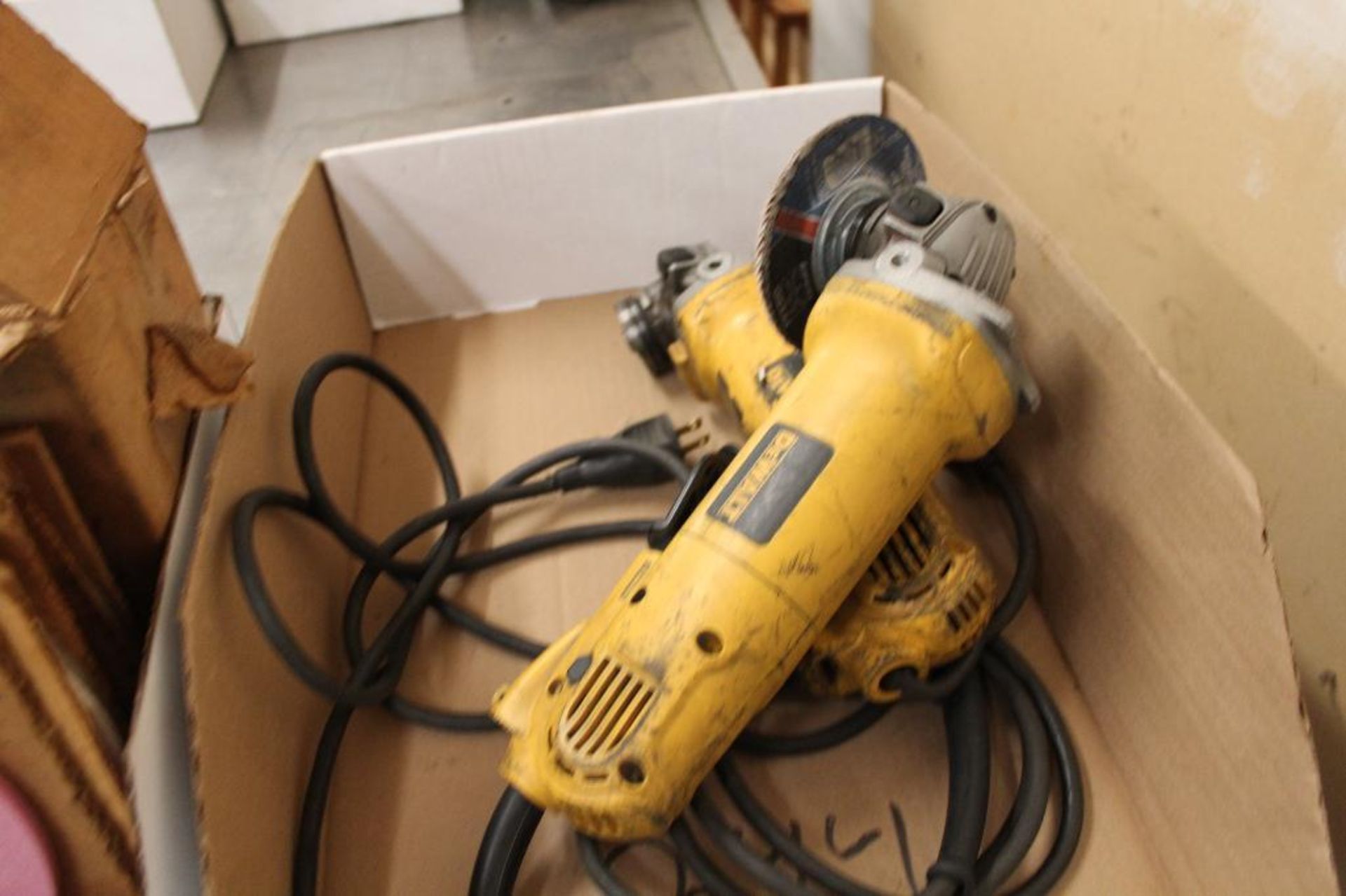 DeWalt grinders, 1 is not operational - Image 2 of 4