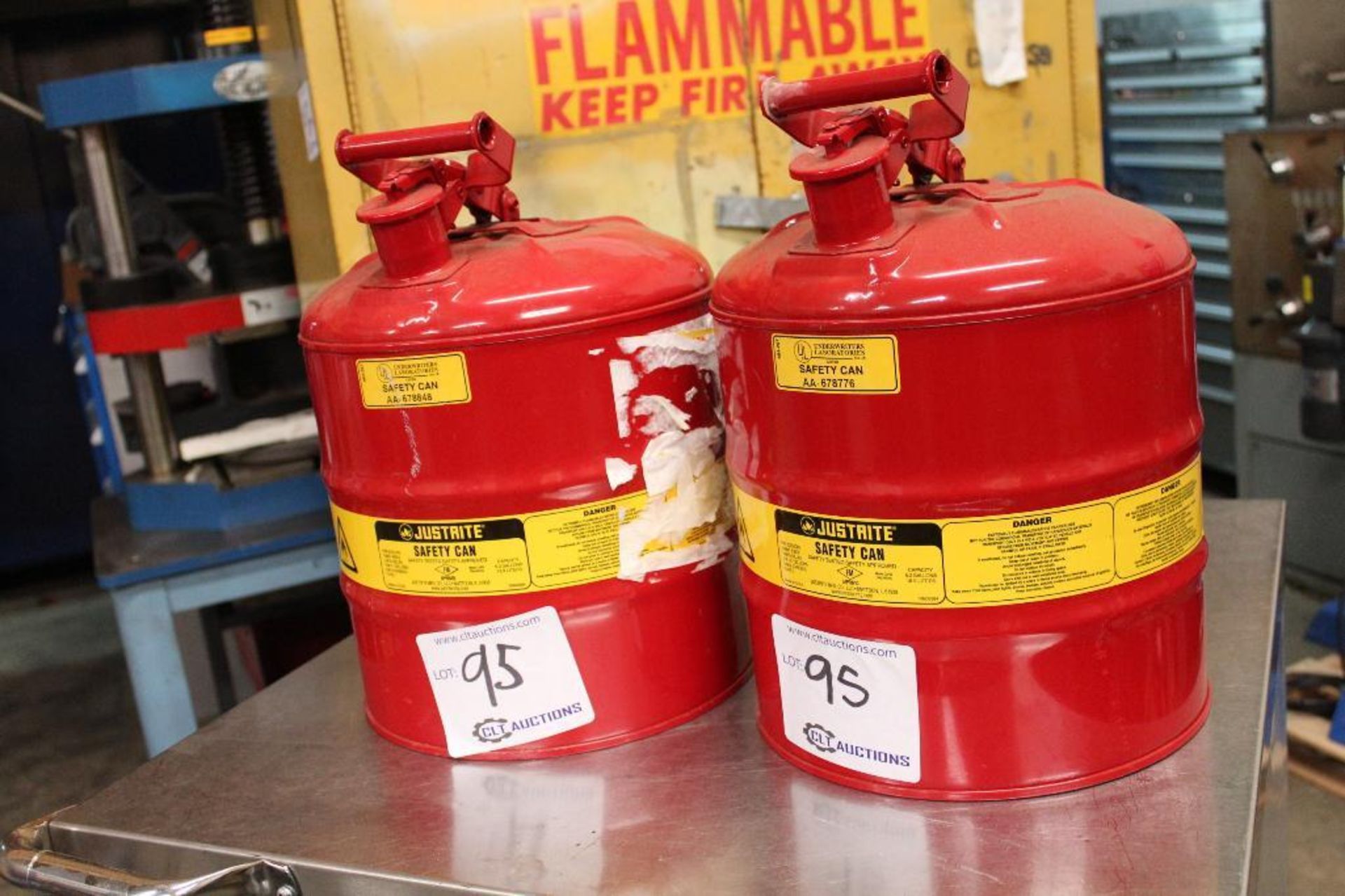 5 Gallon safety cans - Image 2 of 3