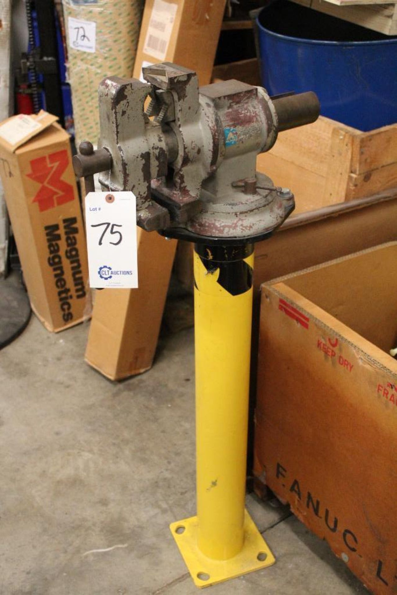 5" vise w/ pedestal