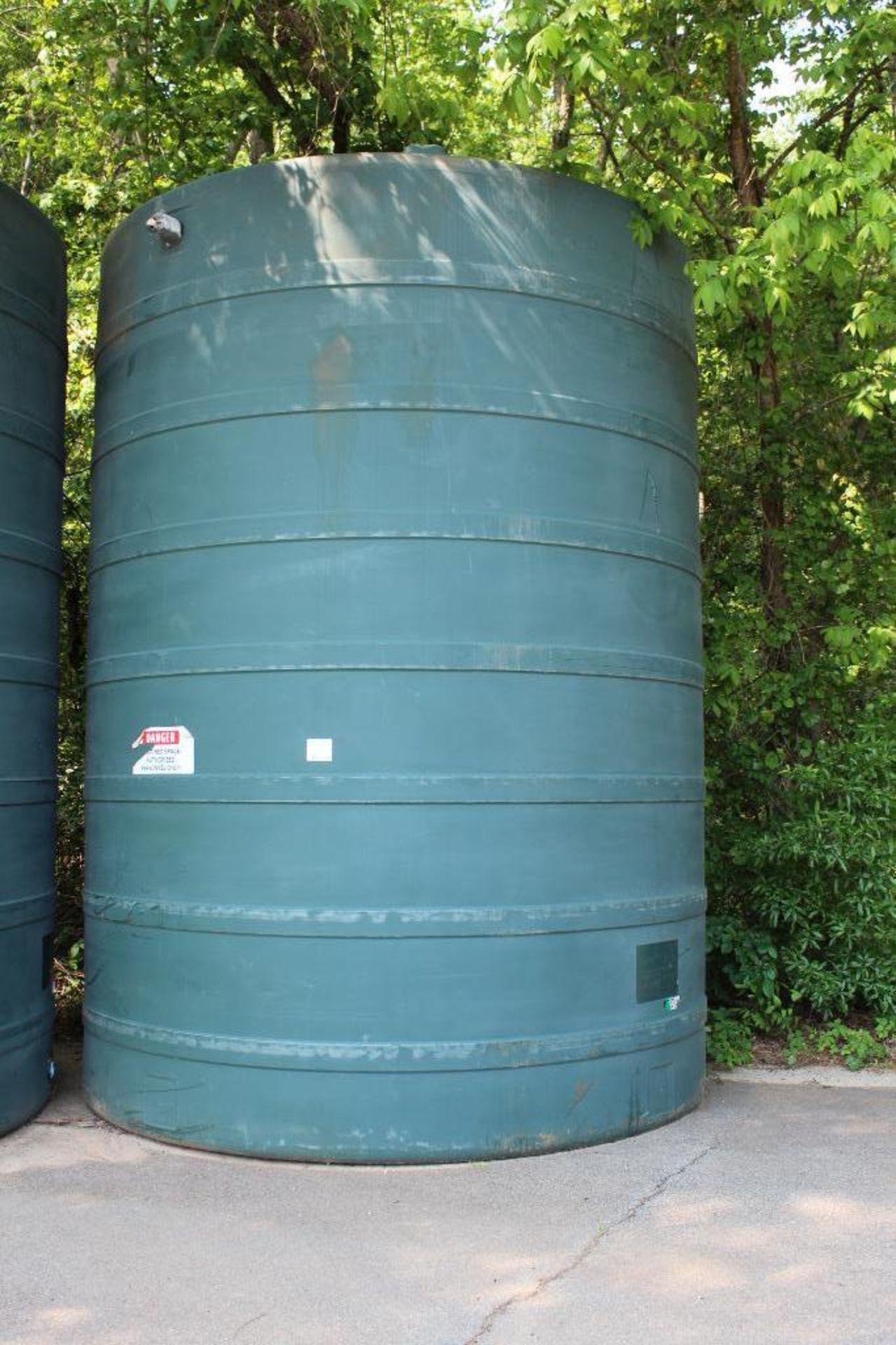 Rotoplas 8000 gal. water storage tank