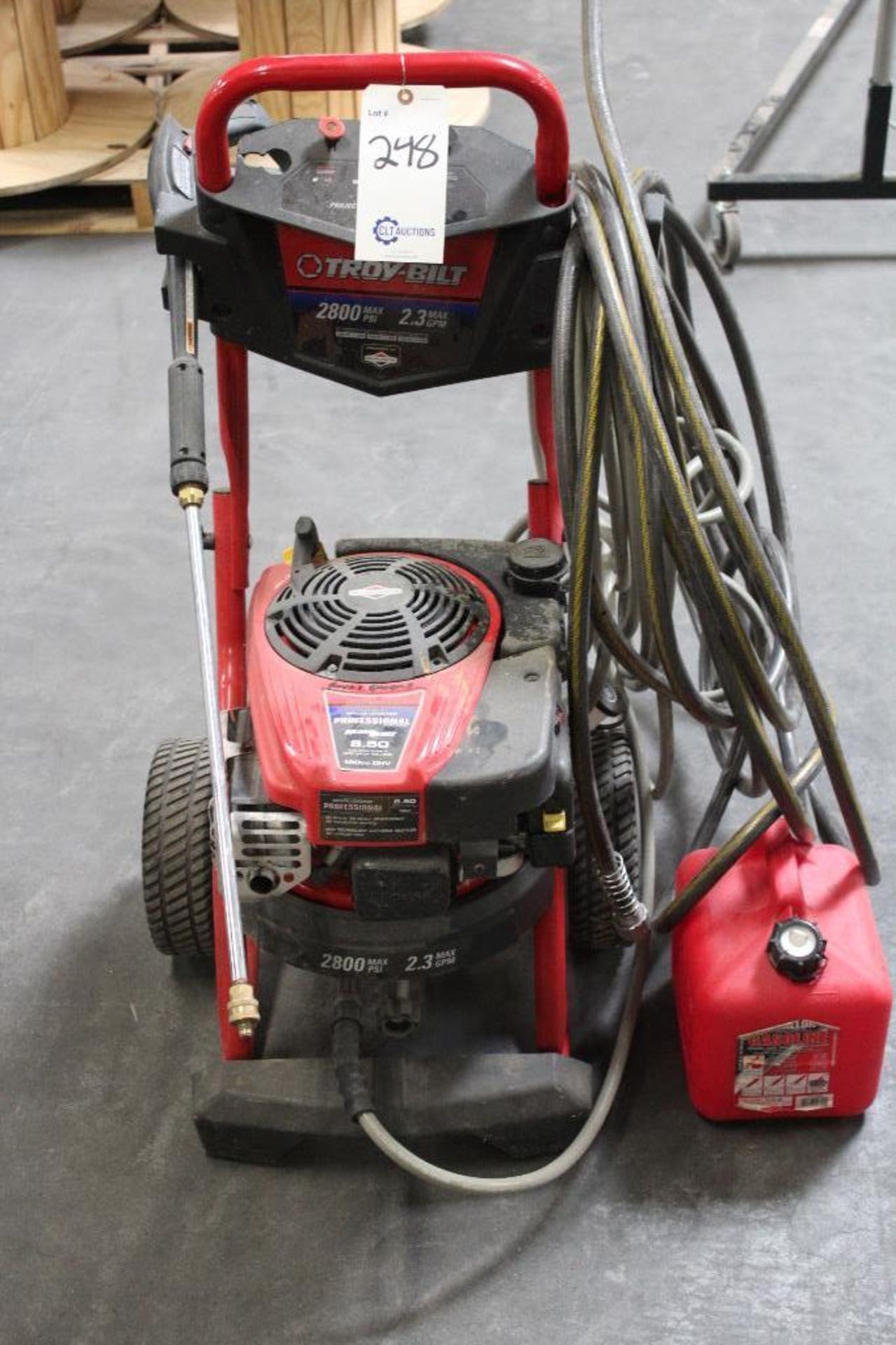 Troy Built Professional Series 2800 PSI pressure washer - Image 2 of 5