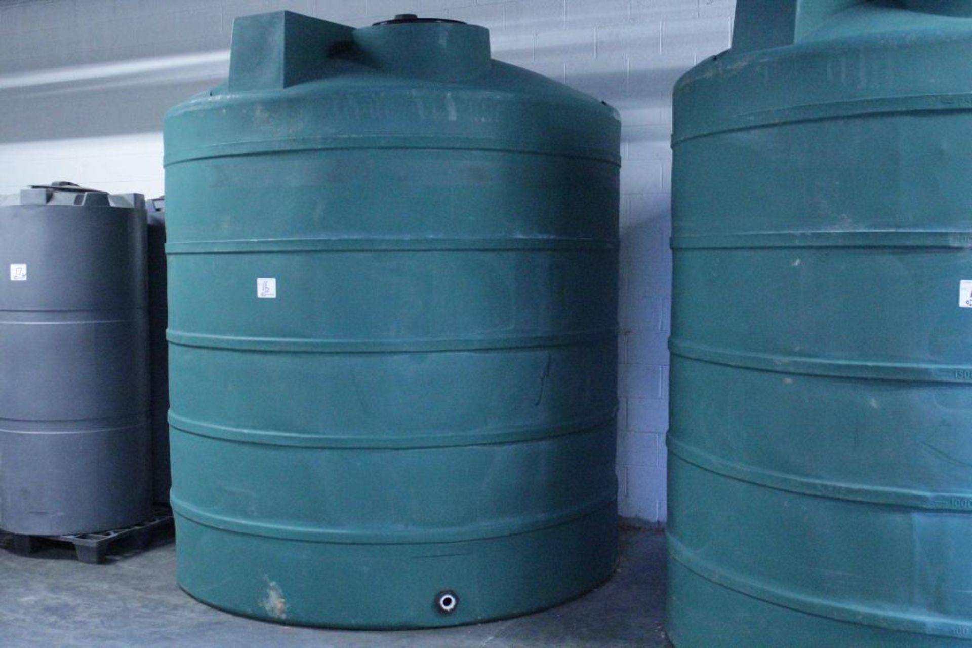 Dura-Cast 2500 vertical storage tank