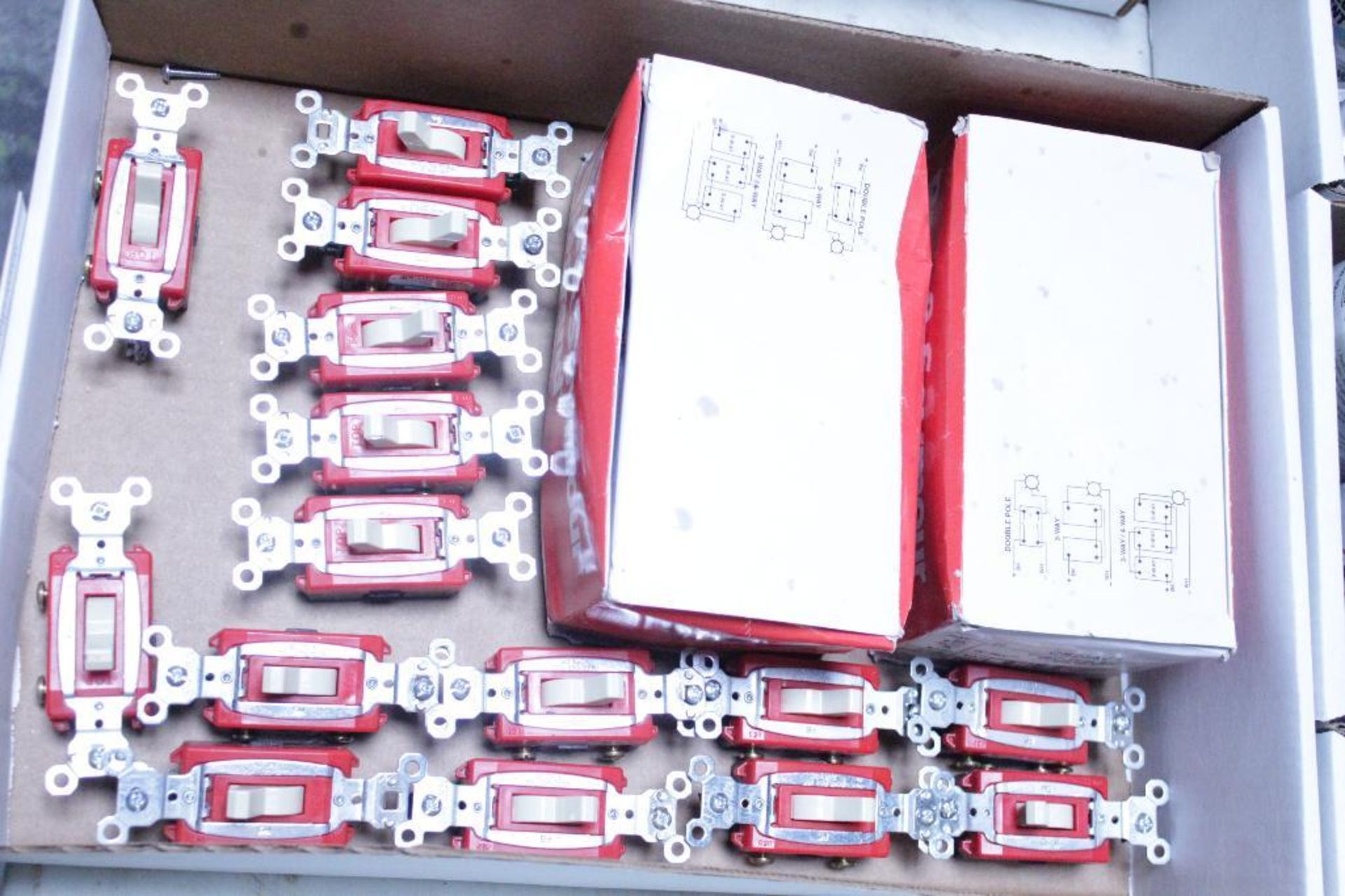 20 A single pole switches - Image 2 of 3