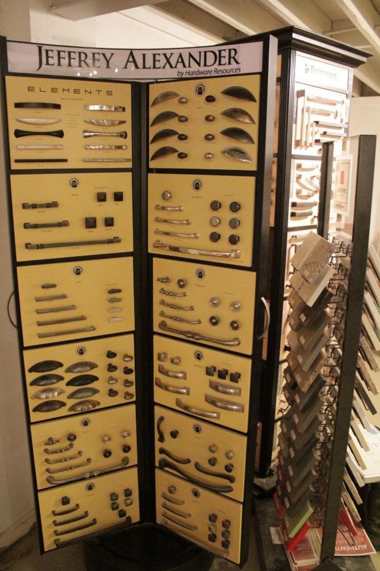 Cabinet hardware displays - Image 3 of 8