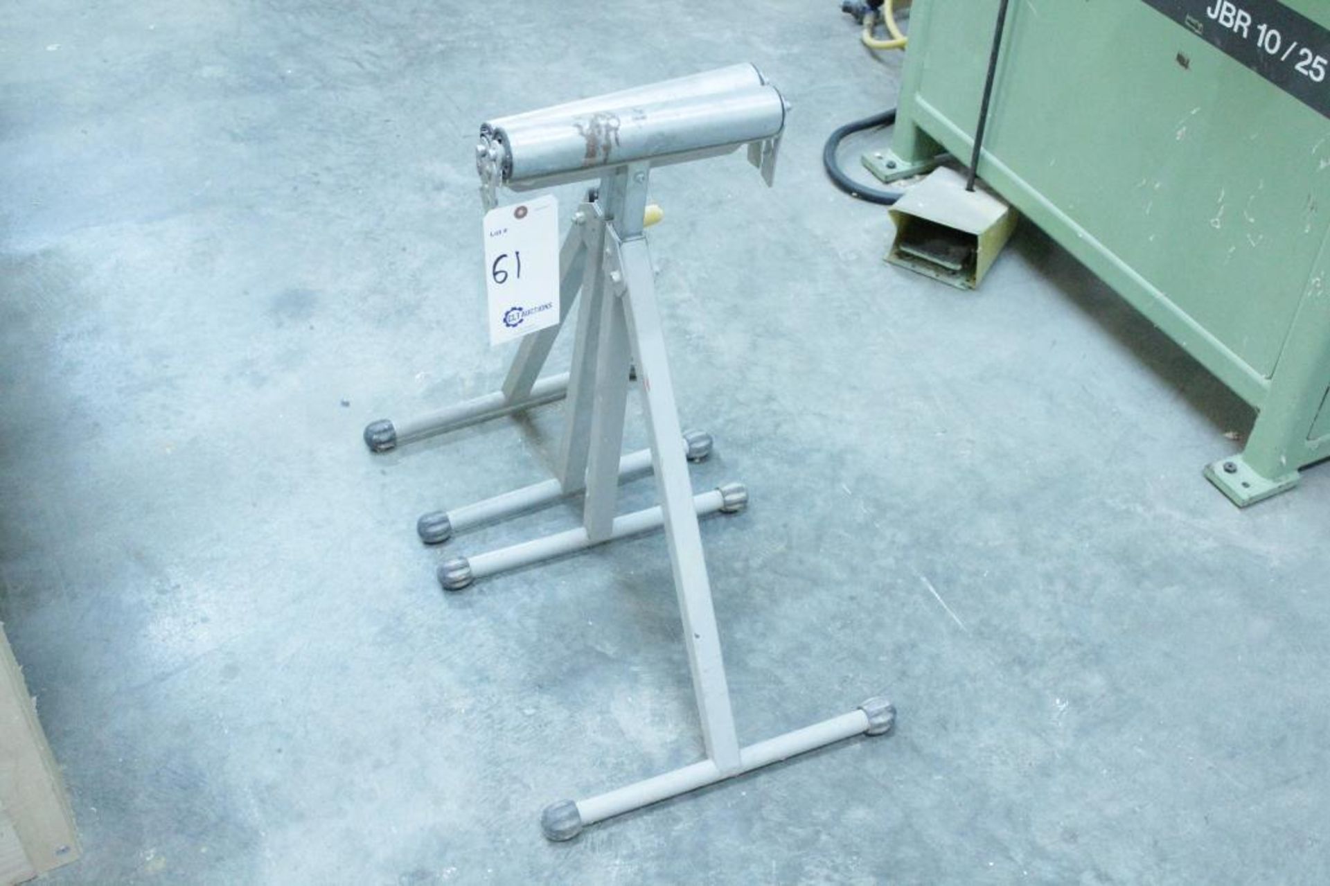 Stock roller stands