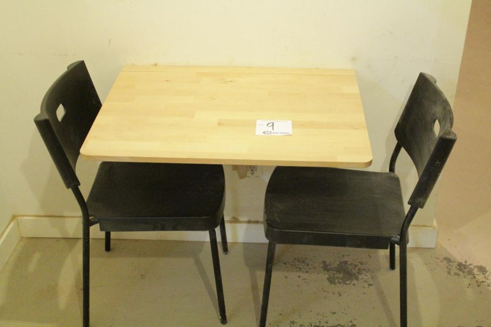 Folding table w/ chairs