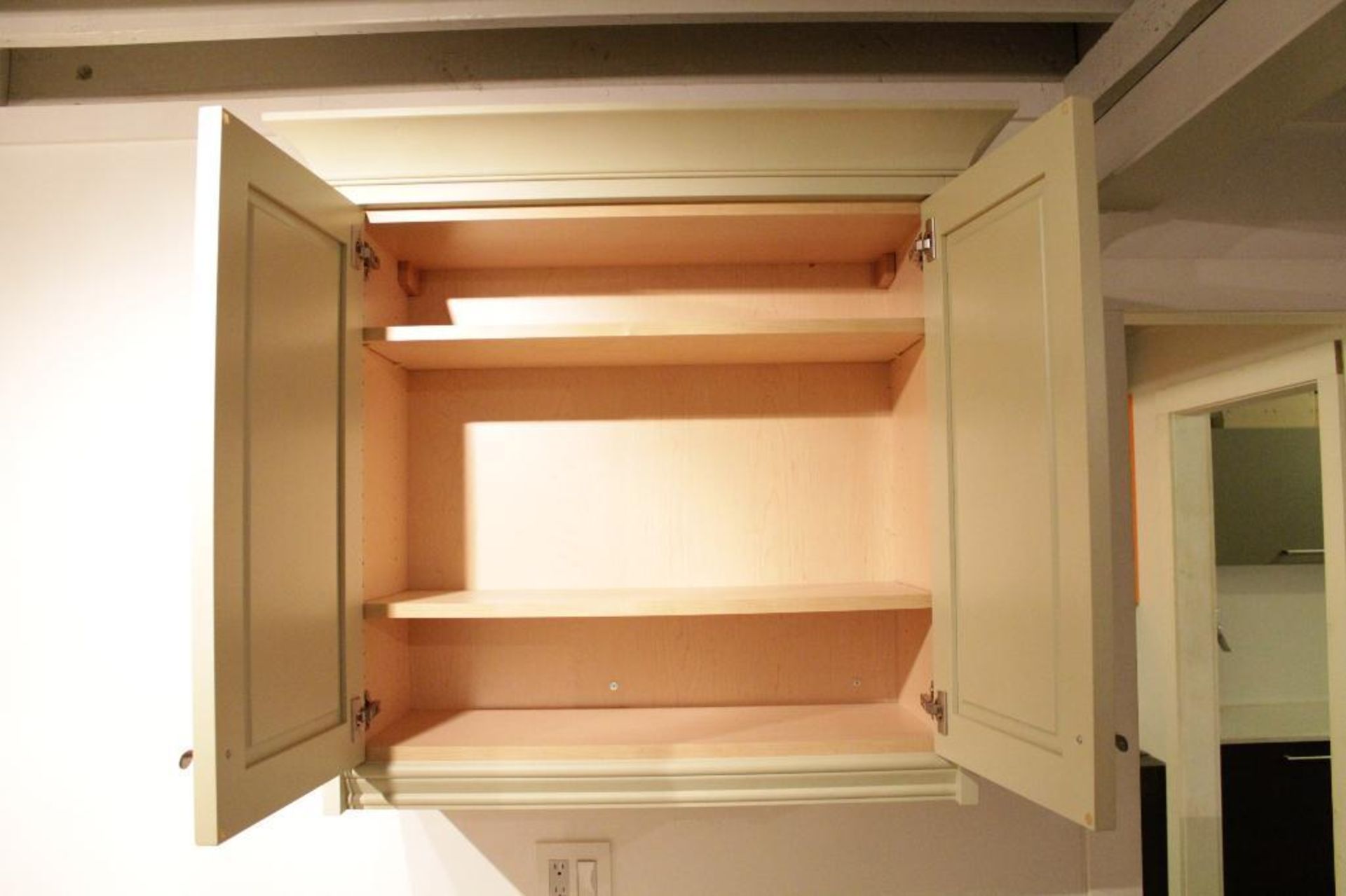 Display Kitchen cabinets - Image 3 of 4