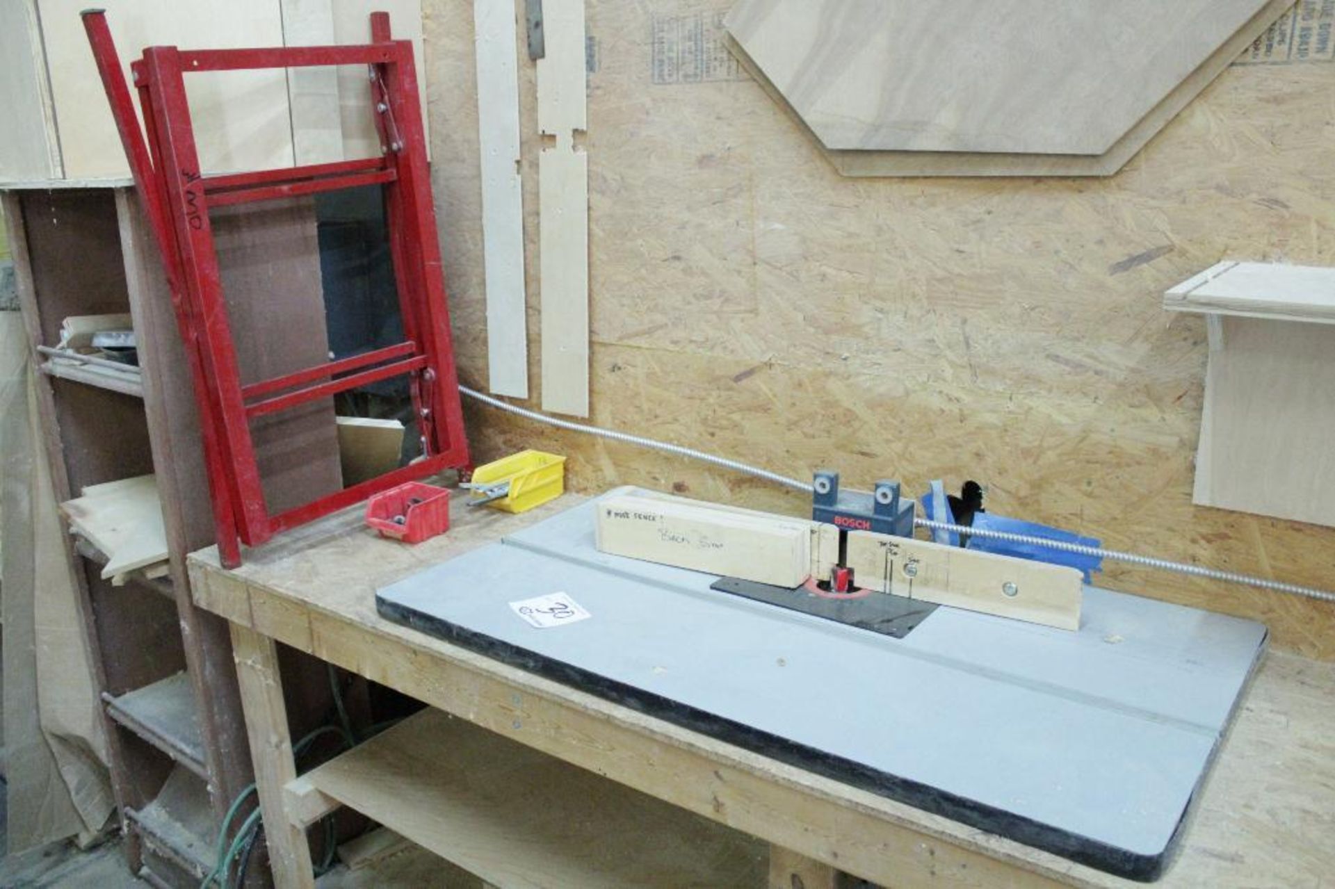 Bosch router table w/ Bosch 1617 EVS router