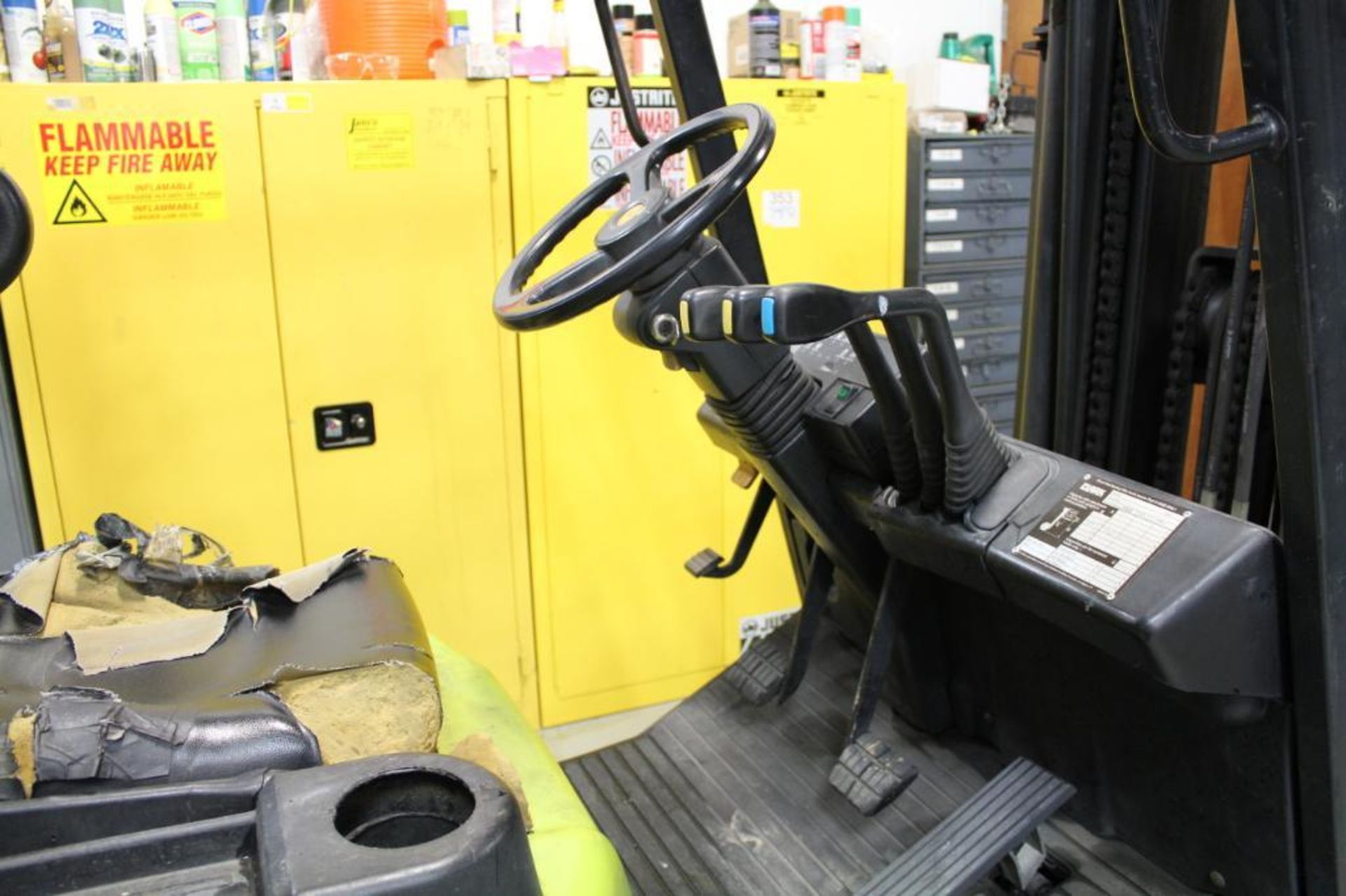 Clark CGC25 4500 LB. fork truck - Image 7 of 9