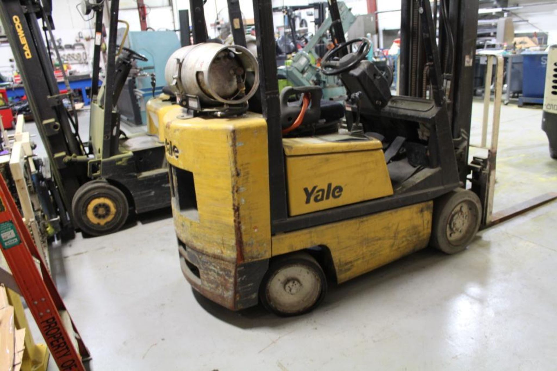 Yale GLC040AFNUAE082 4000 lb. forklift - Image 6 of 10