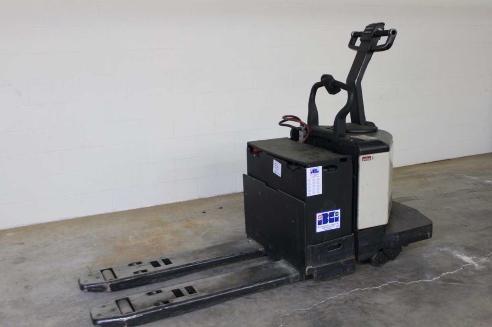 Crown PE3520-60 Rider pallet jack