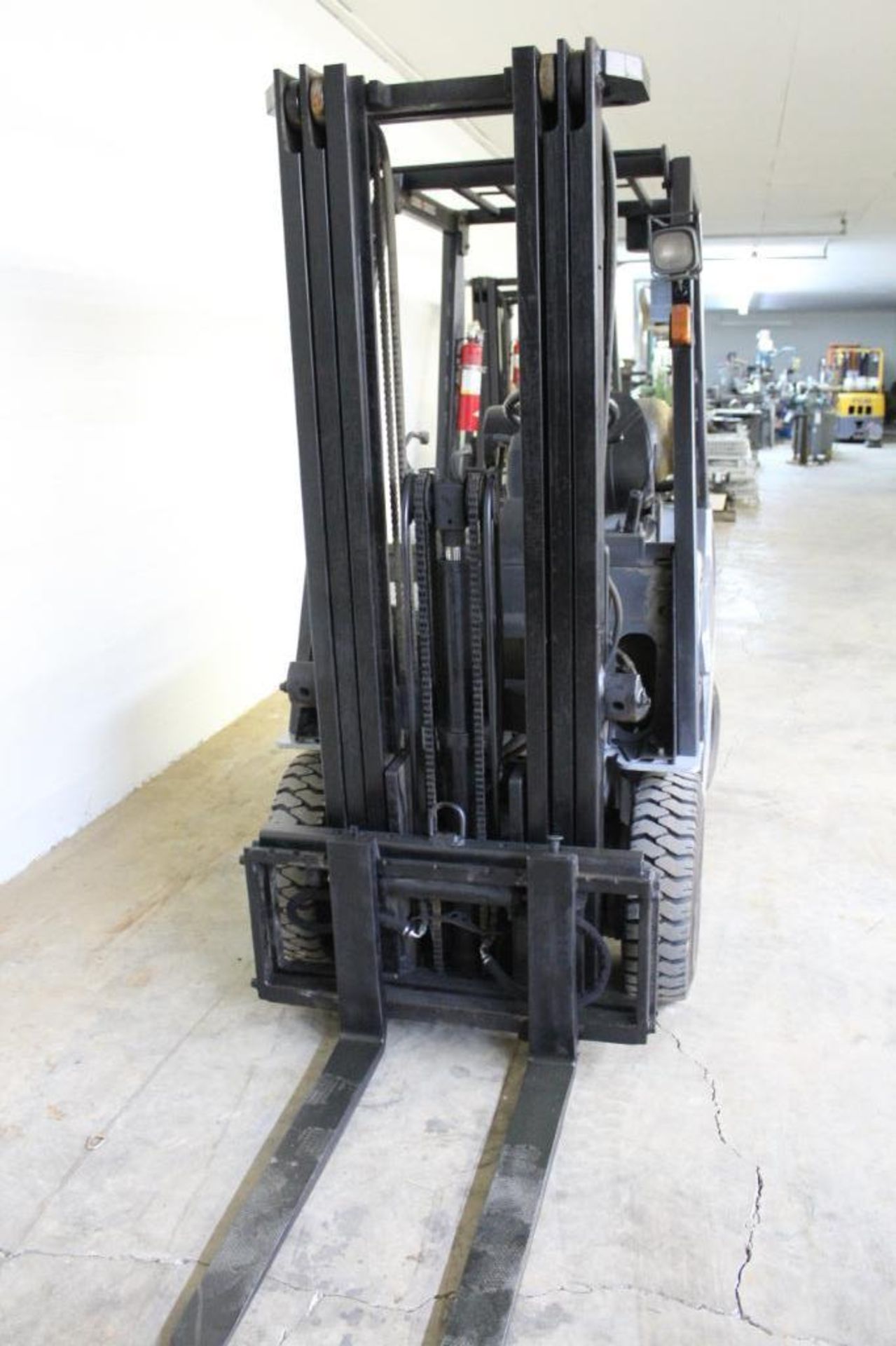 Nissan MP1F1A15LV 2500 lb. pneumatic tire fork truck - Image 5 of 12