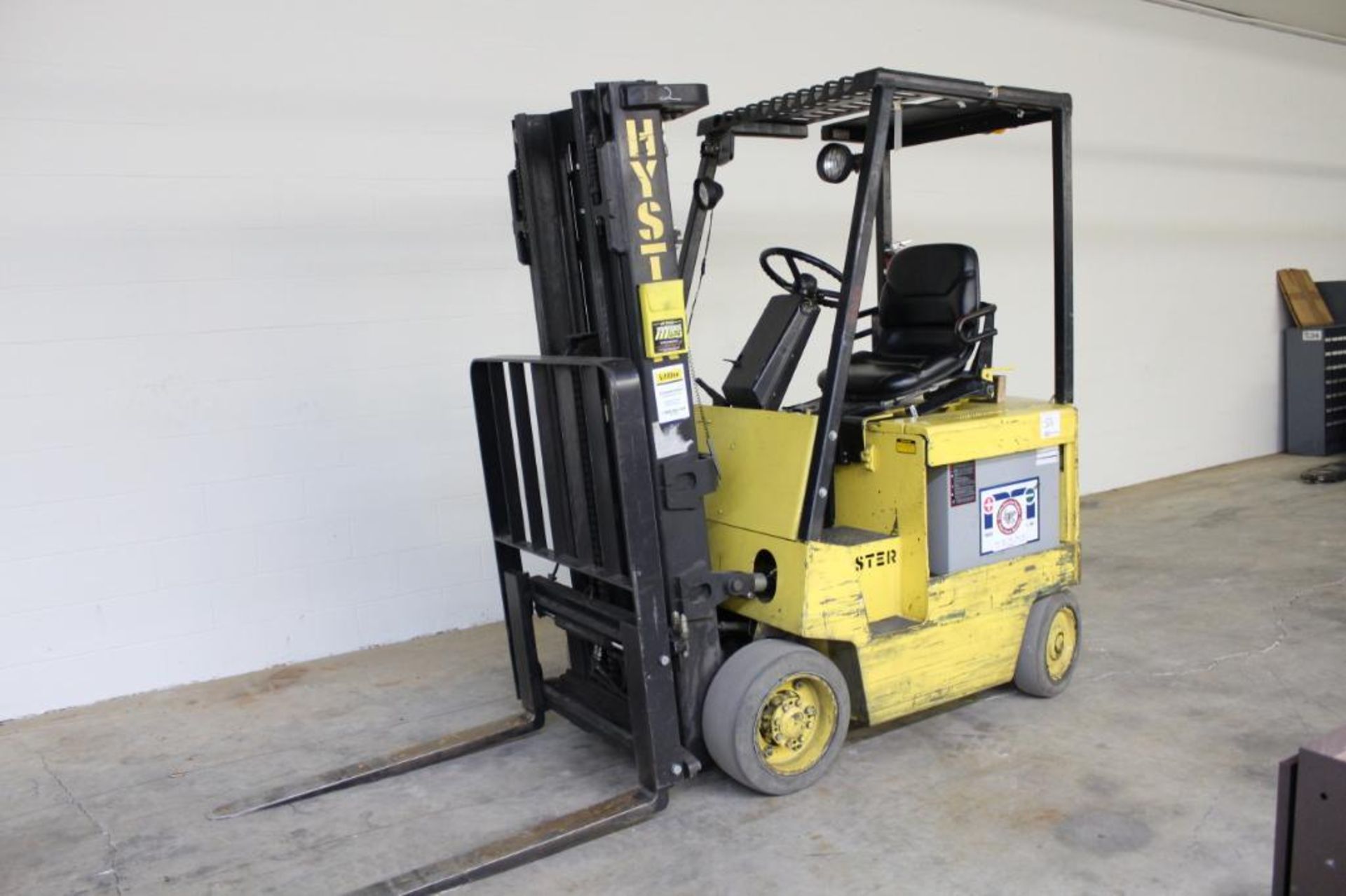 Hyster E40XL-27 400lbs electric forklift