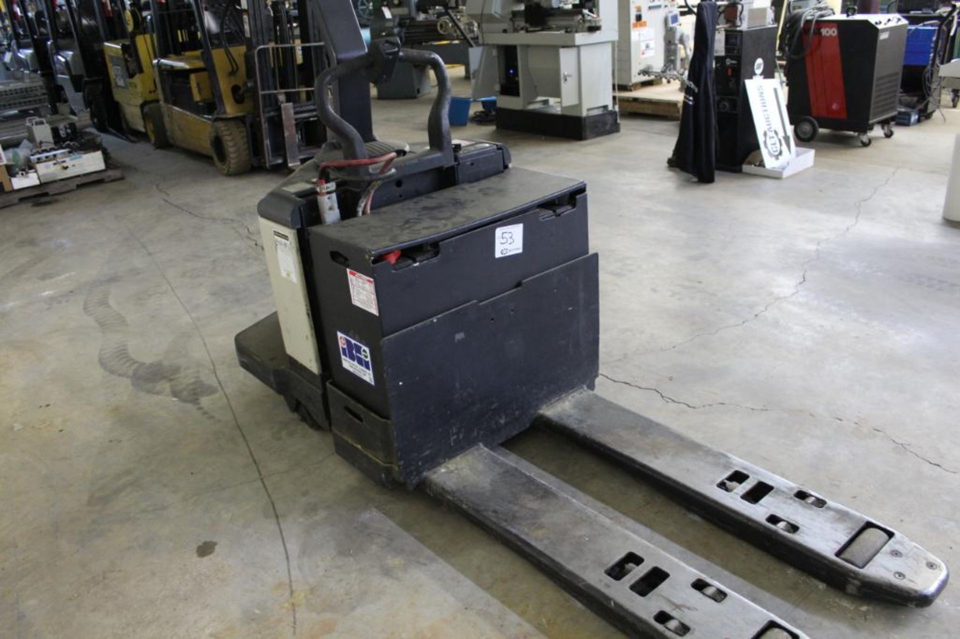 Crown PE3520-60 Rider pallet jack - Image 5 of 9