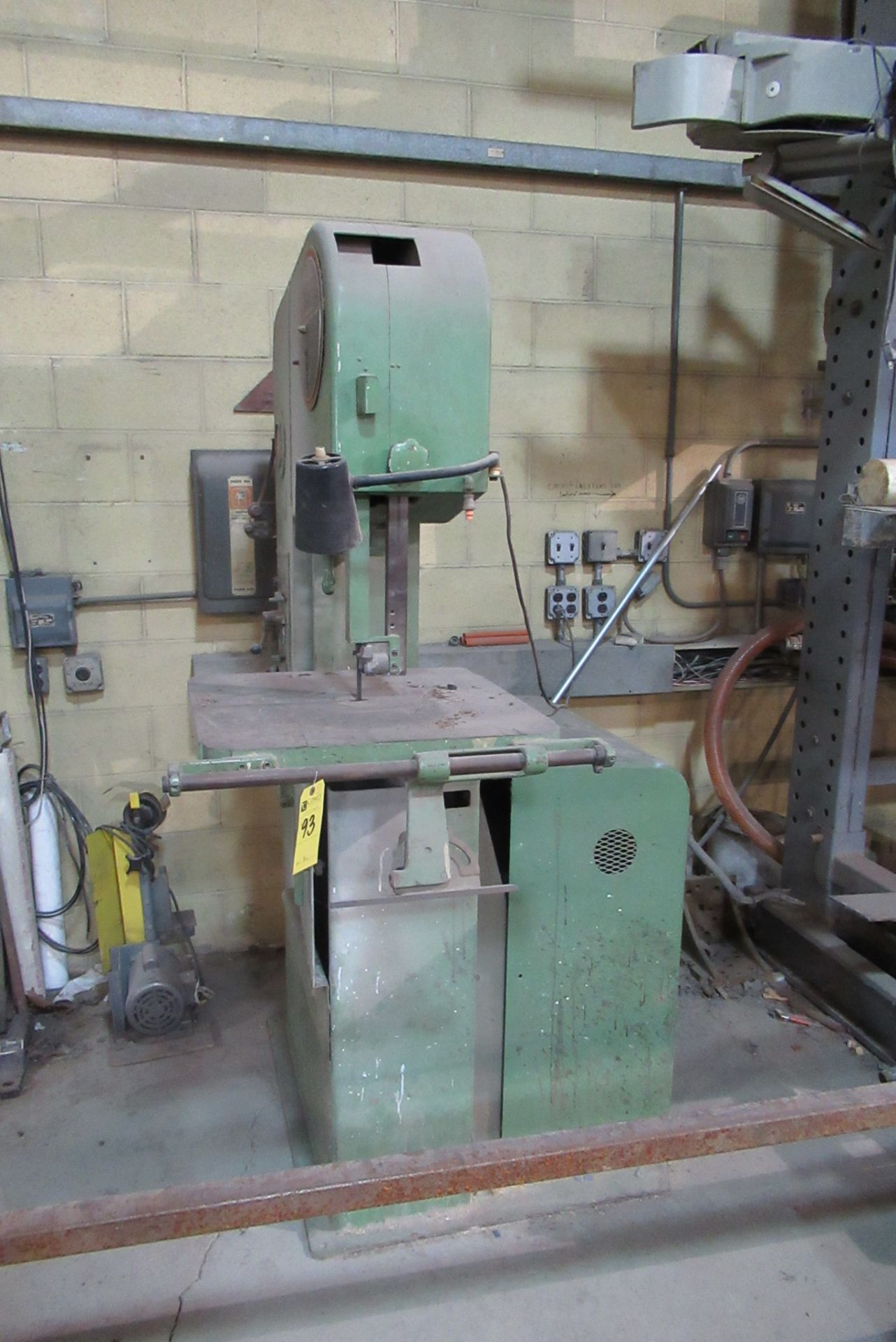 Do-All Vertical Band Saw