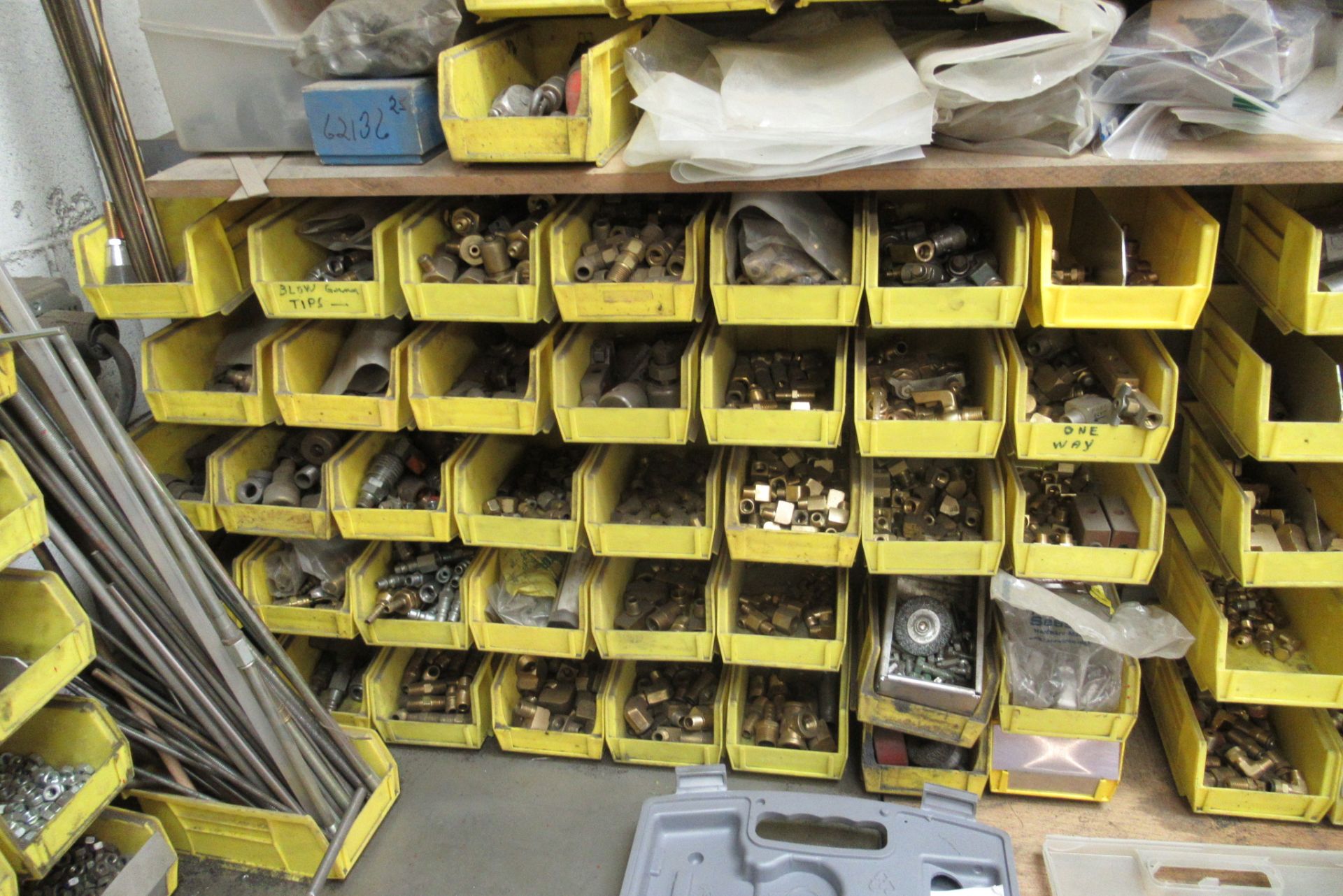 Contents of Wall: Brass Air Fittings, Cylinders, Etc. (Lot) - Image 3 of 7