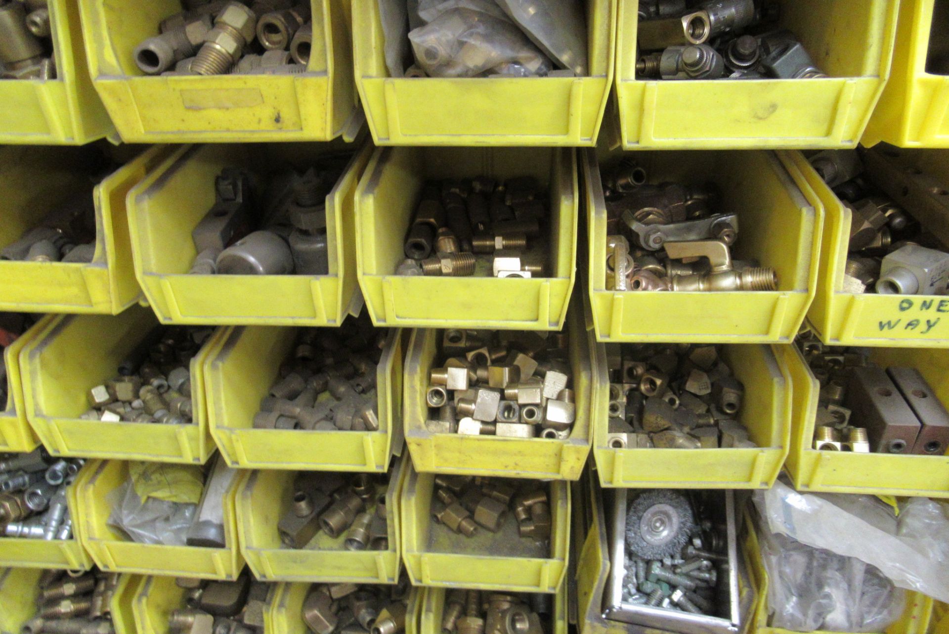 Contents of Wall: Brass Air Fittings, Cylinders, Etc. (Lot) - Image 6 of 7