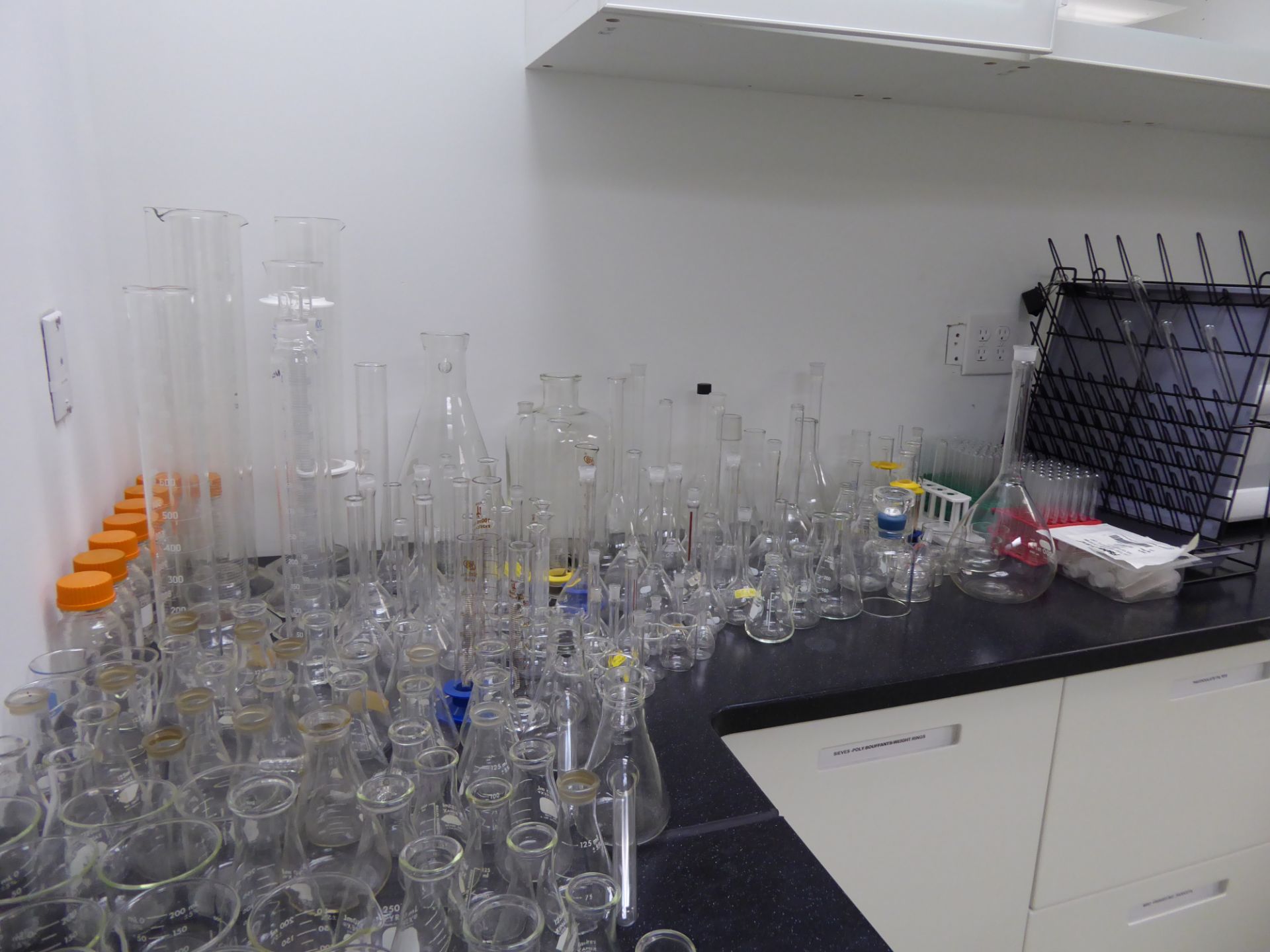 Lab Glasses & Drying Rack - Image 4 of 4