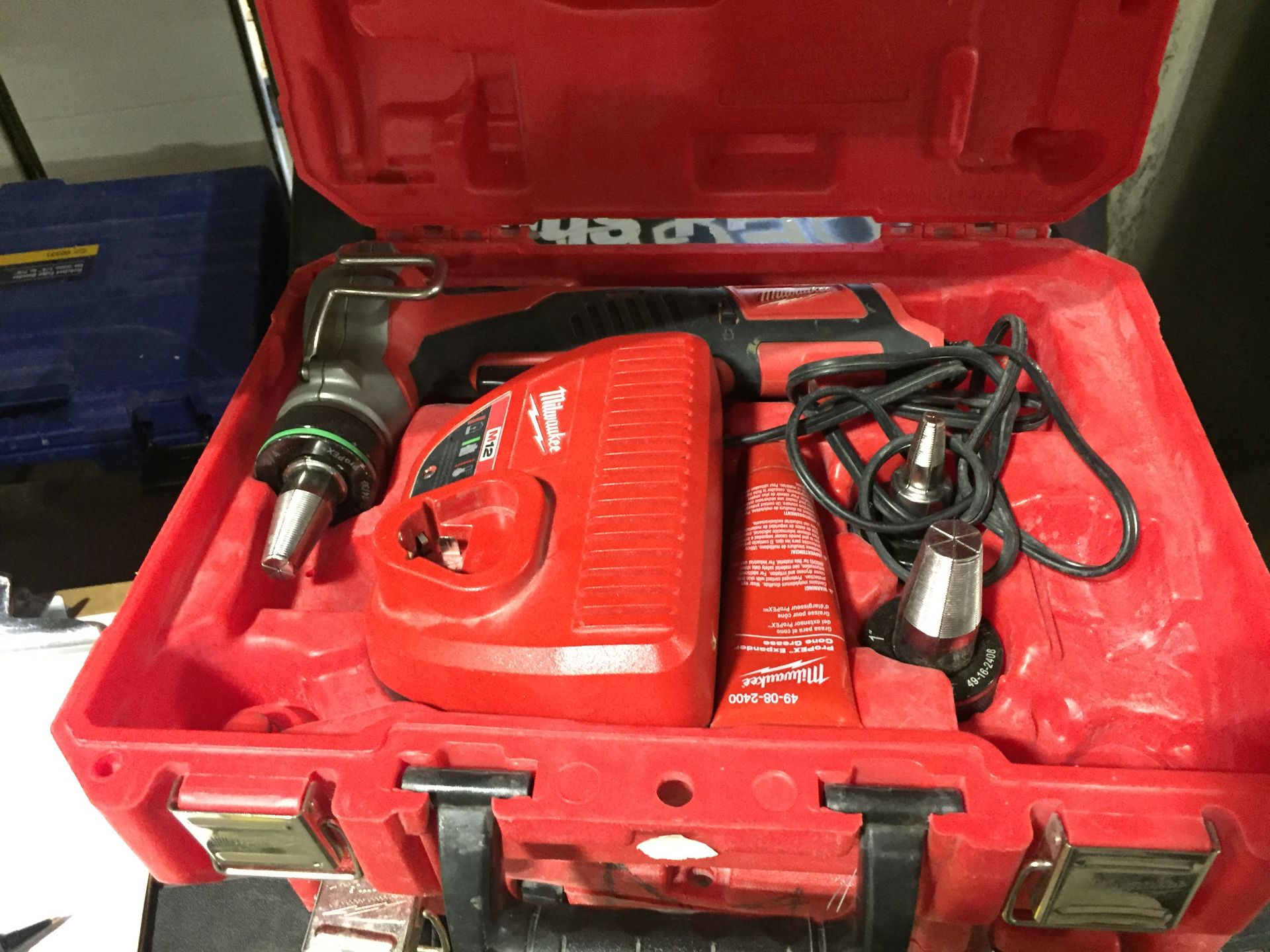 Milwaukee M12 Cordless Propex Expansion Tool Kit (1 Charger)