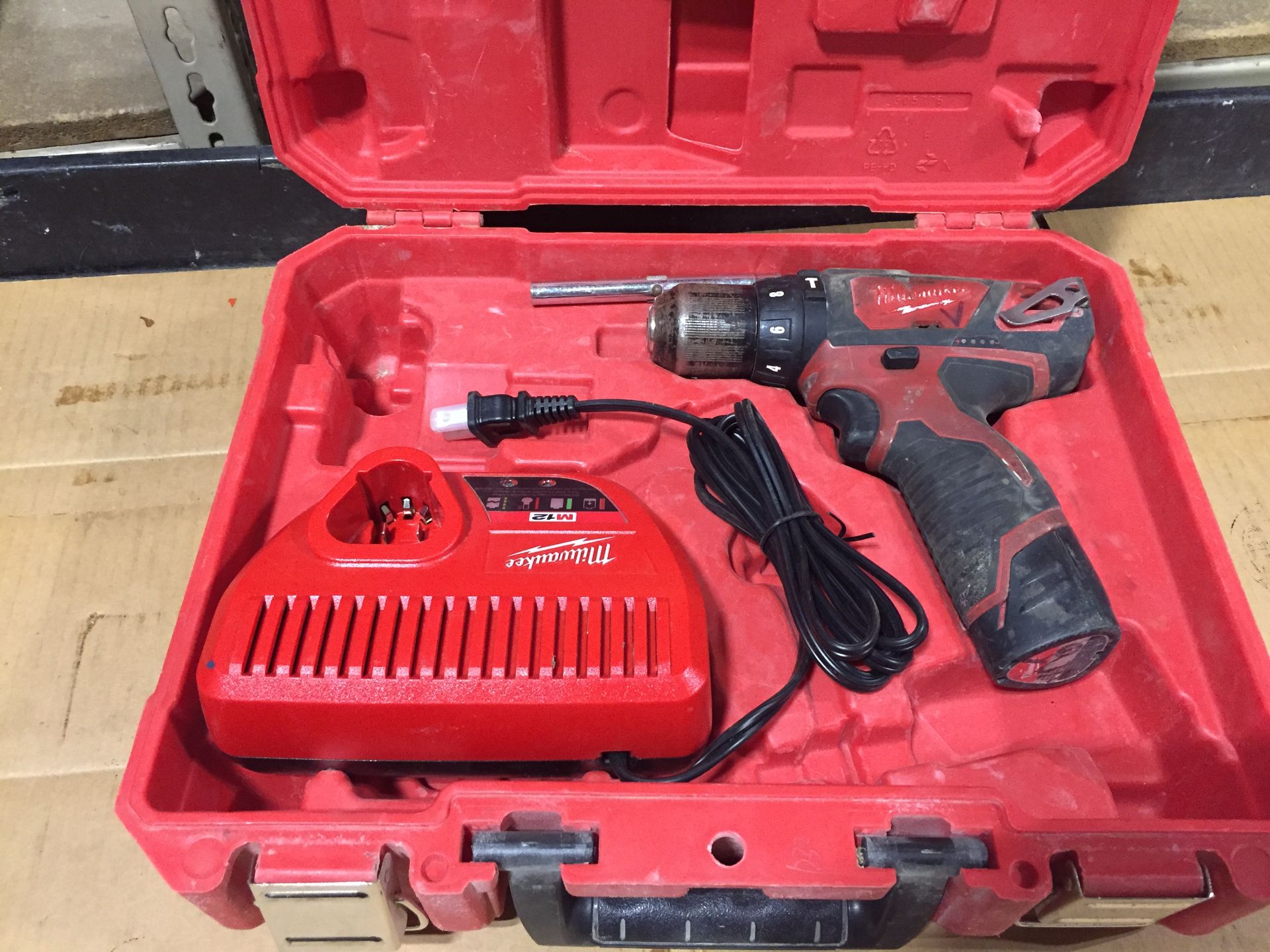 Milwaukee M12 Cordless Drill (1-Battery, 1-Charger)