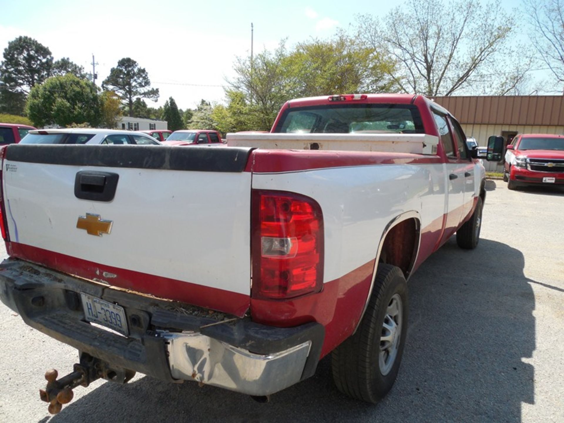 2014 CHEV 2500 124,577 miles crew cab, 2wd, vin# 1GC1CVCG2EF159706 small dents crew cab, 2wd, vin# - Image 6 of 7