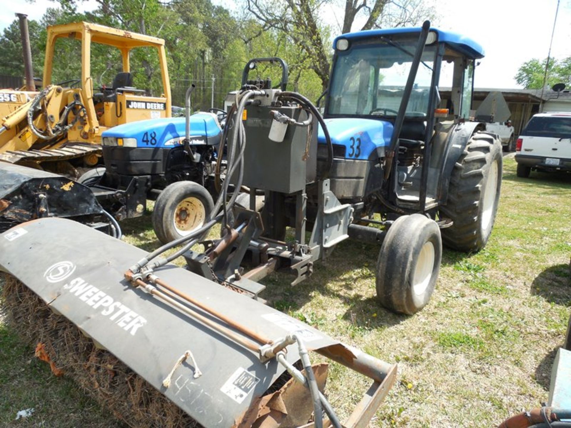 New Holland TN65 sweeper tractor cab with doors removed cab with doors removed - Image 2 of 7