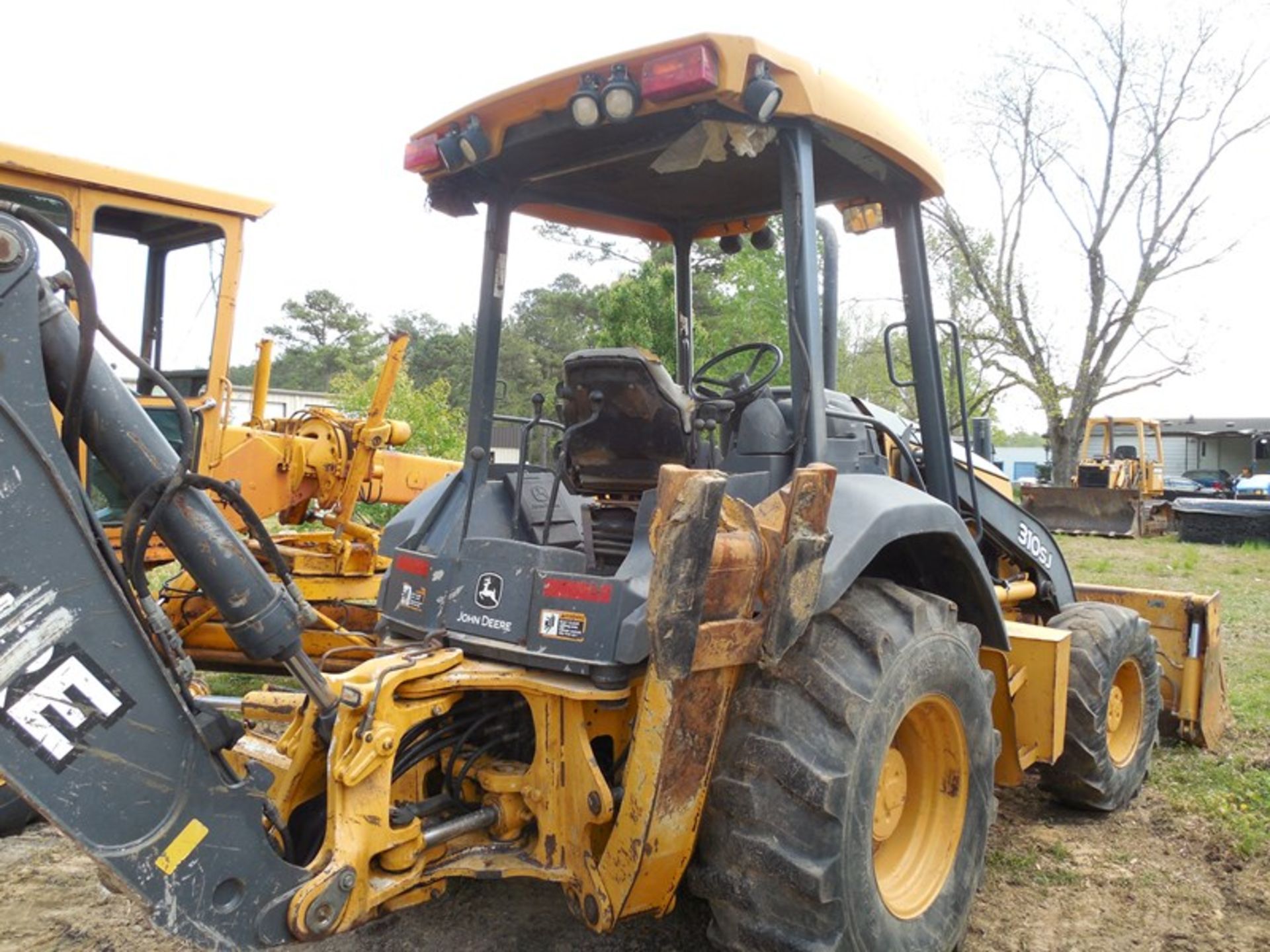 Deere 310SJ Backhoe ?hrs 4wd, multi purpose bucket, 24" bucket vin# TO310SJ137431 4wd, multi purpose - Image 7 of 8