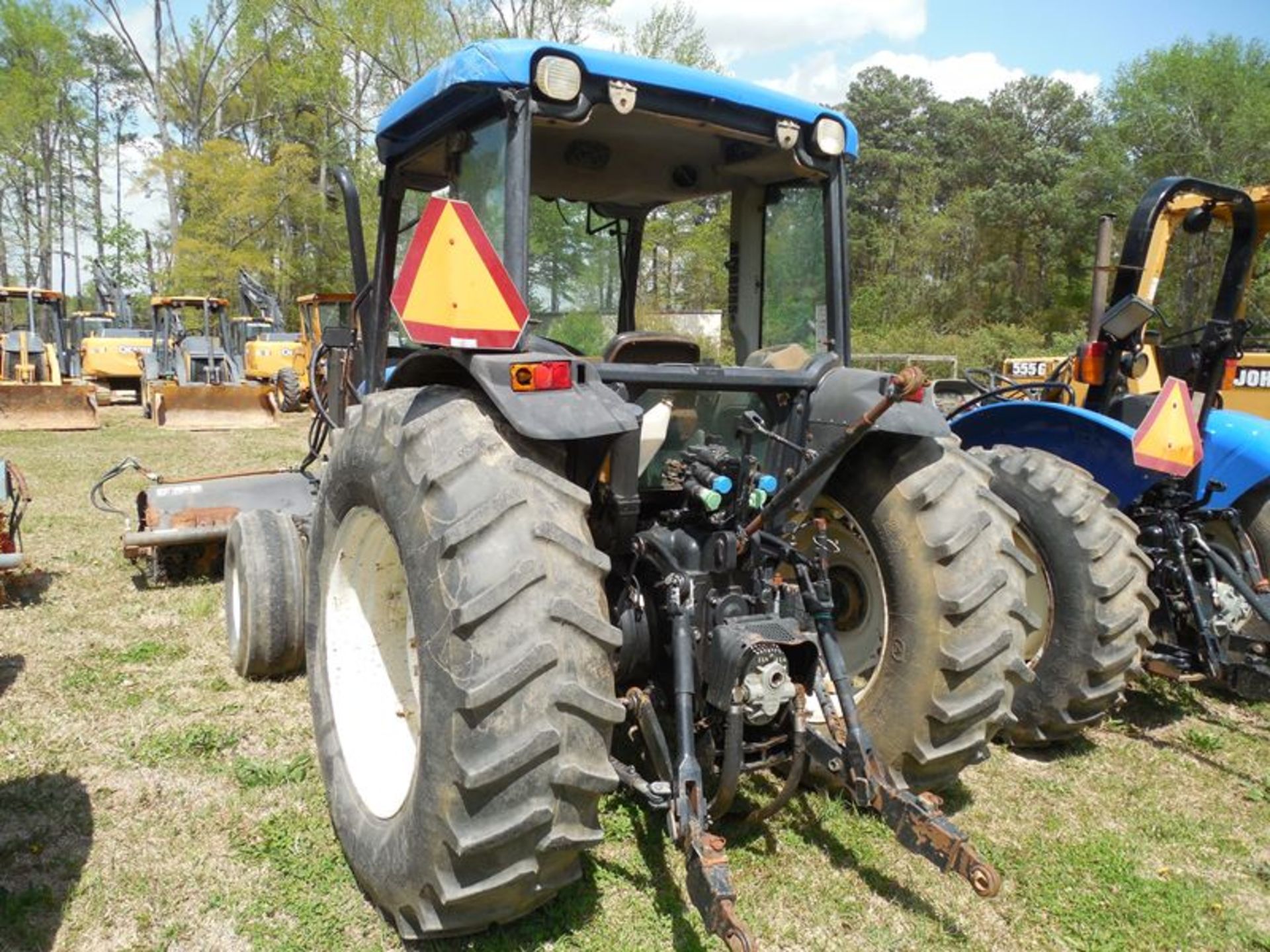 New Holland TN65 sweeper tractor cab with doors removed cab with doors removed - Image 5 of 7