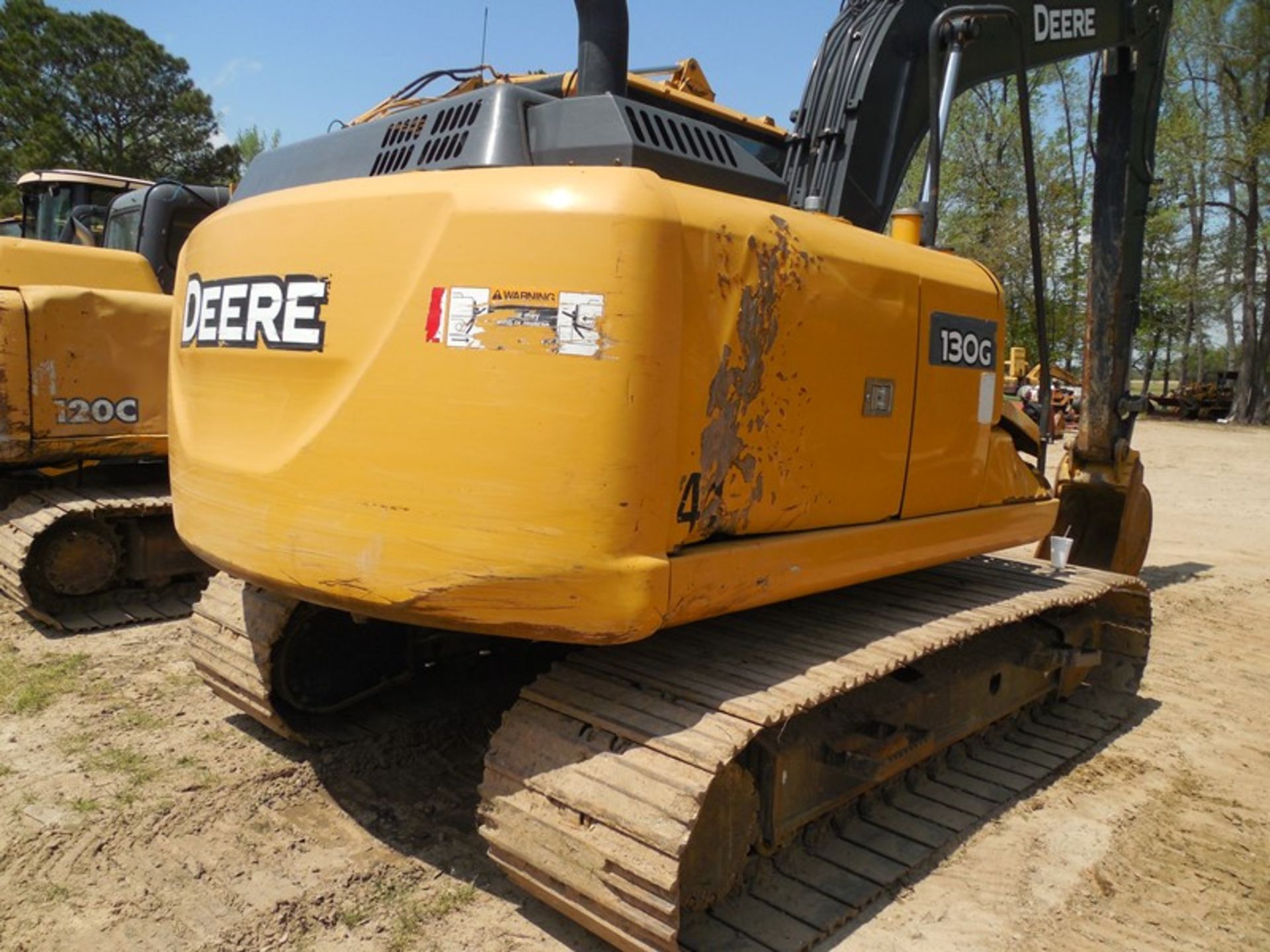 2014 Deere 130G Excavator 3113 hrs Cab / AC, Long Arm, 28" Pads, 24" bucket, Control Pattern - Image 7 of 9