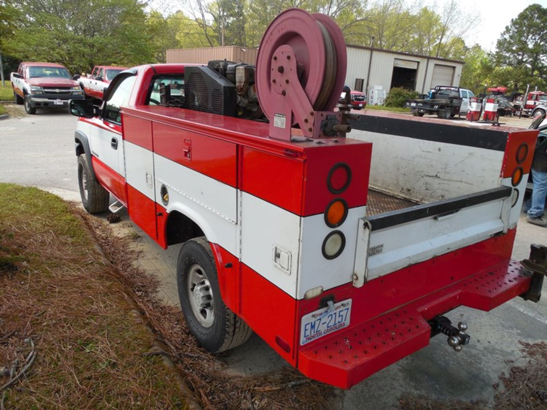 2006 Chev 2500 with service body 288,854 miles Air compressor vin# 1GBHC24U46E177024 Air - Image 4 of 7