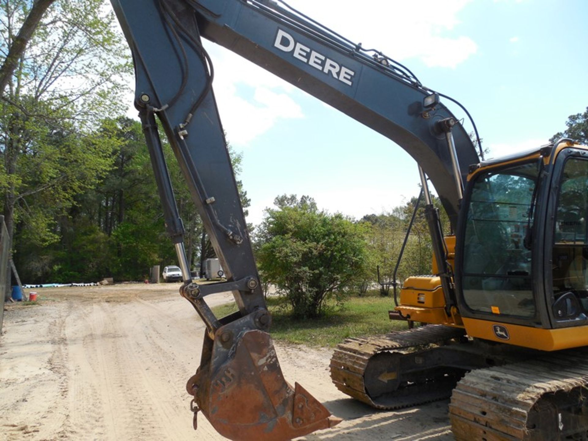 2015 Deere 130G Excavator 2191 hrs Cab / AC Long Arm, 28" Pads, 24" Bucket, Control Pattern Select - Image 2 of 9