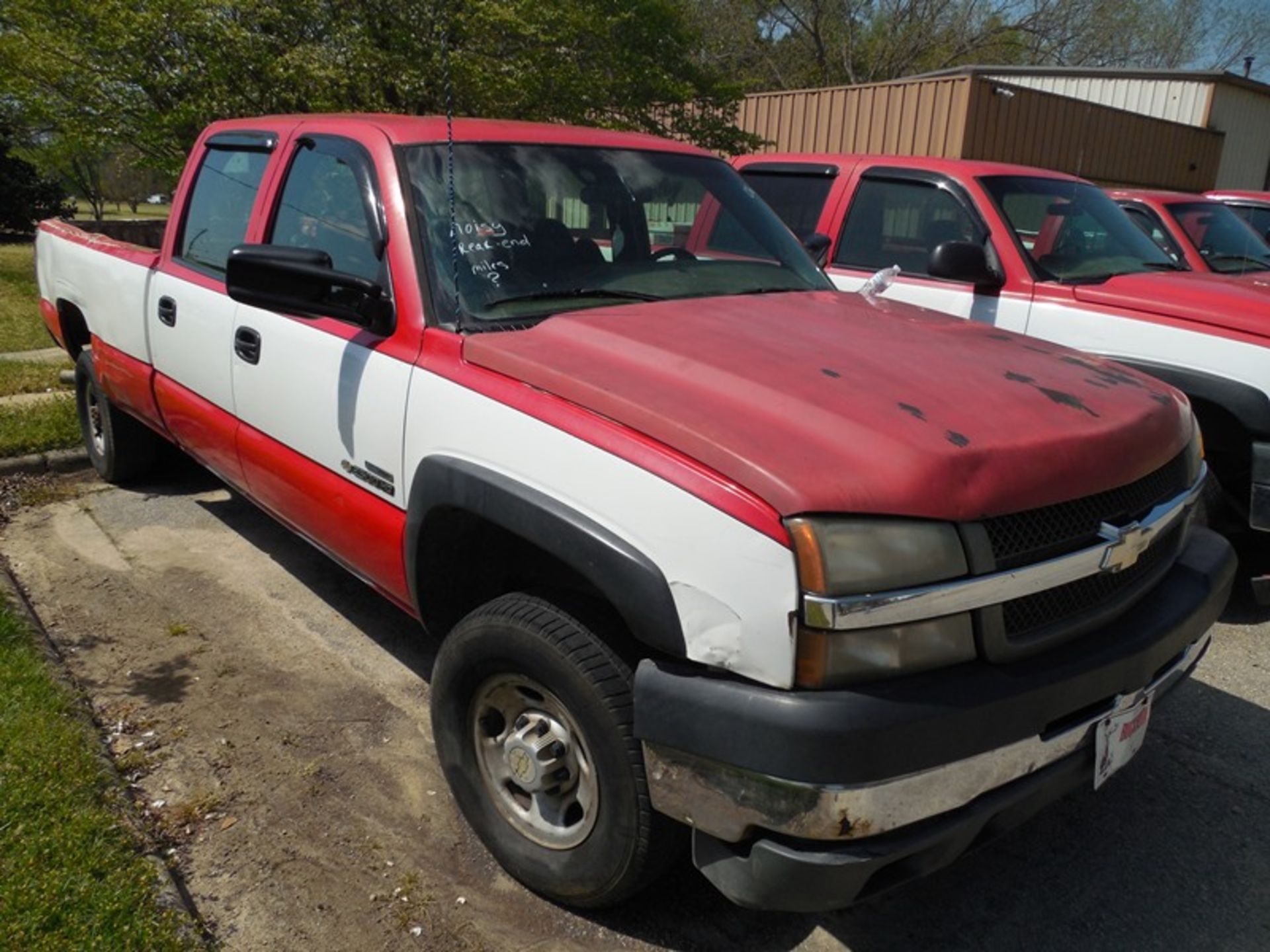 2006 CHEV 2500 mileage unknown dsl, crew cab, vin# 1GCHC23DX6F265048 noisy rearend overall condition - Image 4 of 4