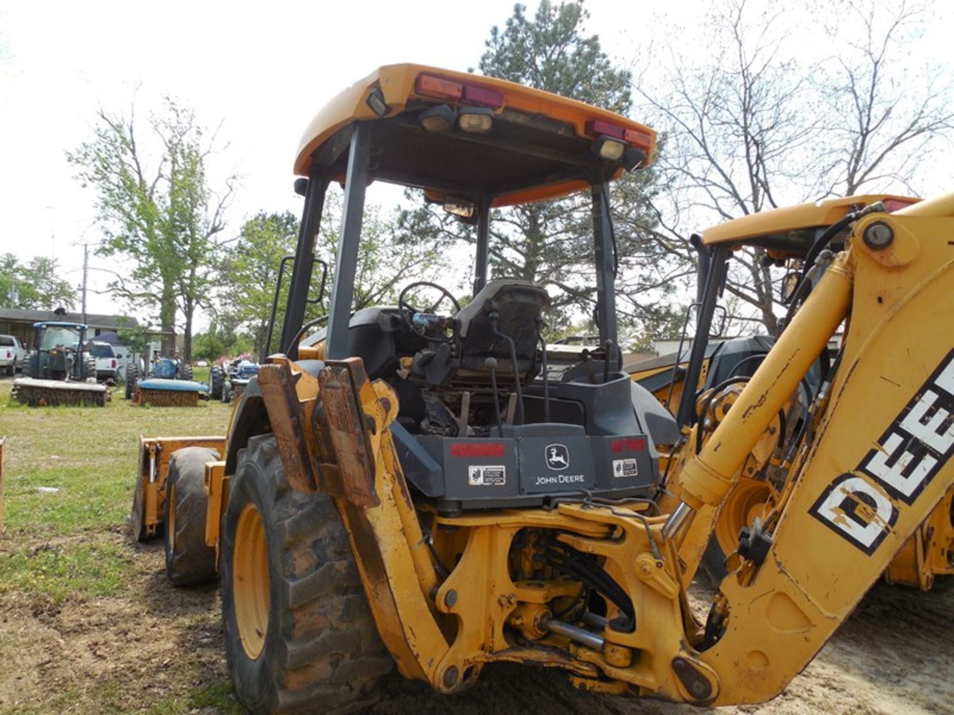 Deere 310SG Backhoe ?hrs 4wd, multipurpose bucket, 24" bucket vin# T0310SG946223 4wd, multipurpose - Image 6 of 9