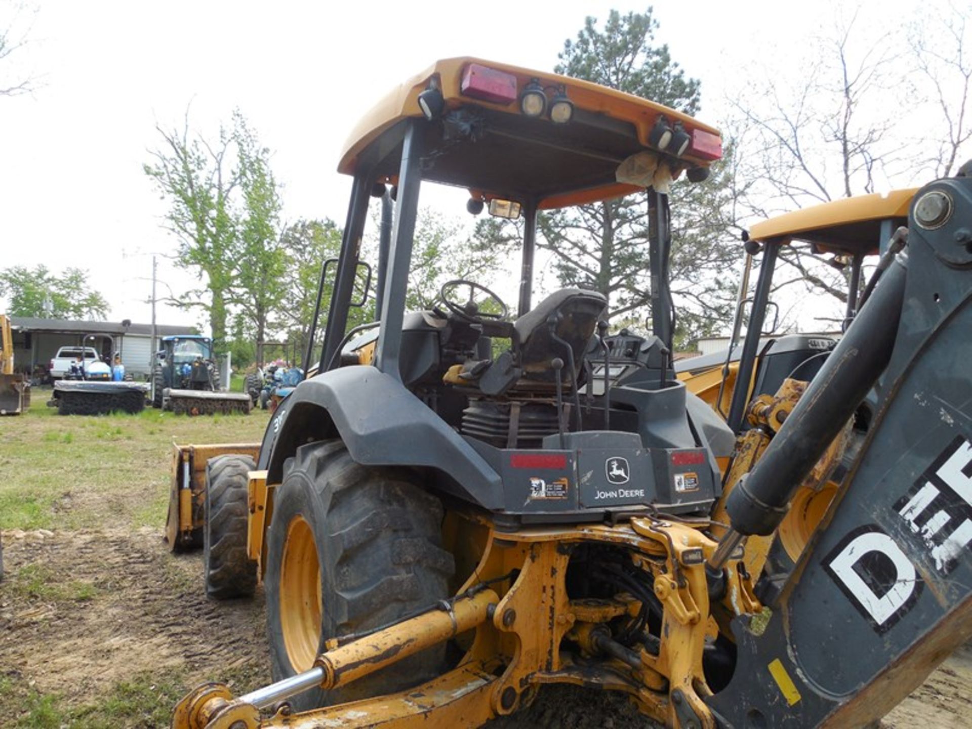 Deere 310SJ Backhoe ?hrs 4wd, multi purpose bucket, 24" bucket vin# TO310SJ137431 4wd, multi purpose - Image 5 of 8